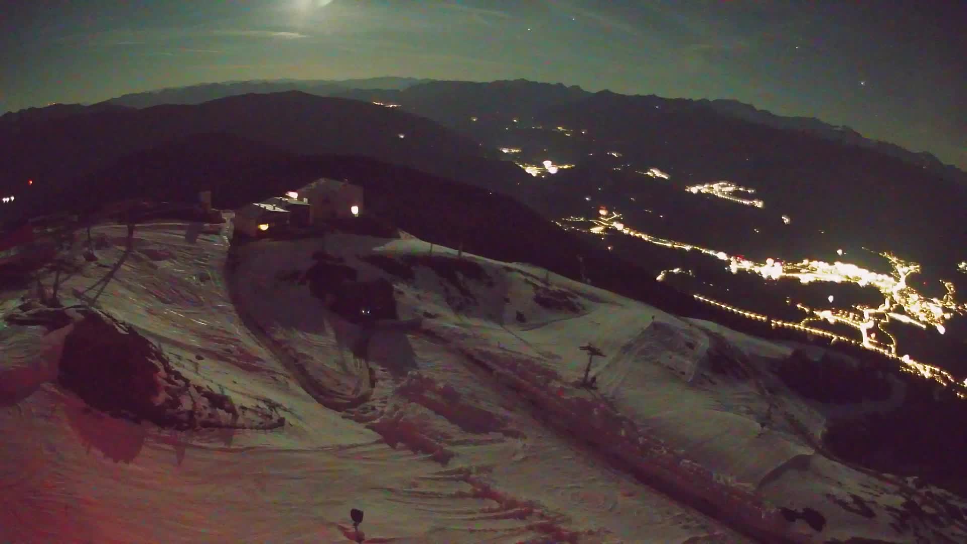 Cima estación de esquí Kronplatz | vista hacia Brunico