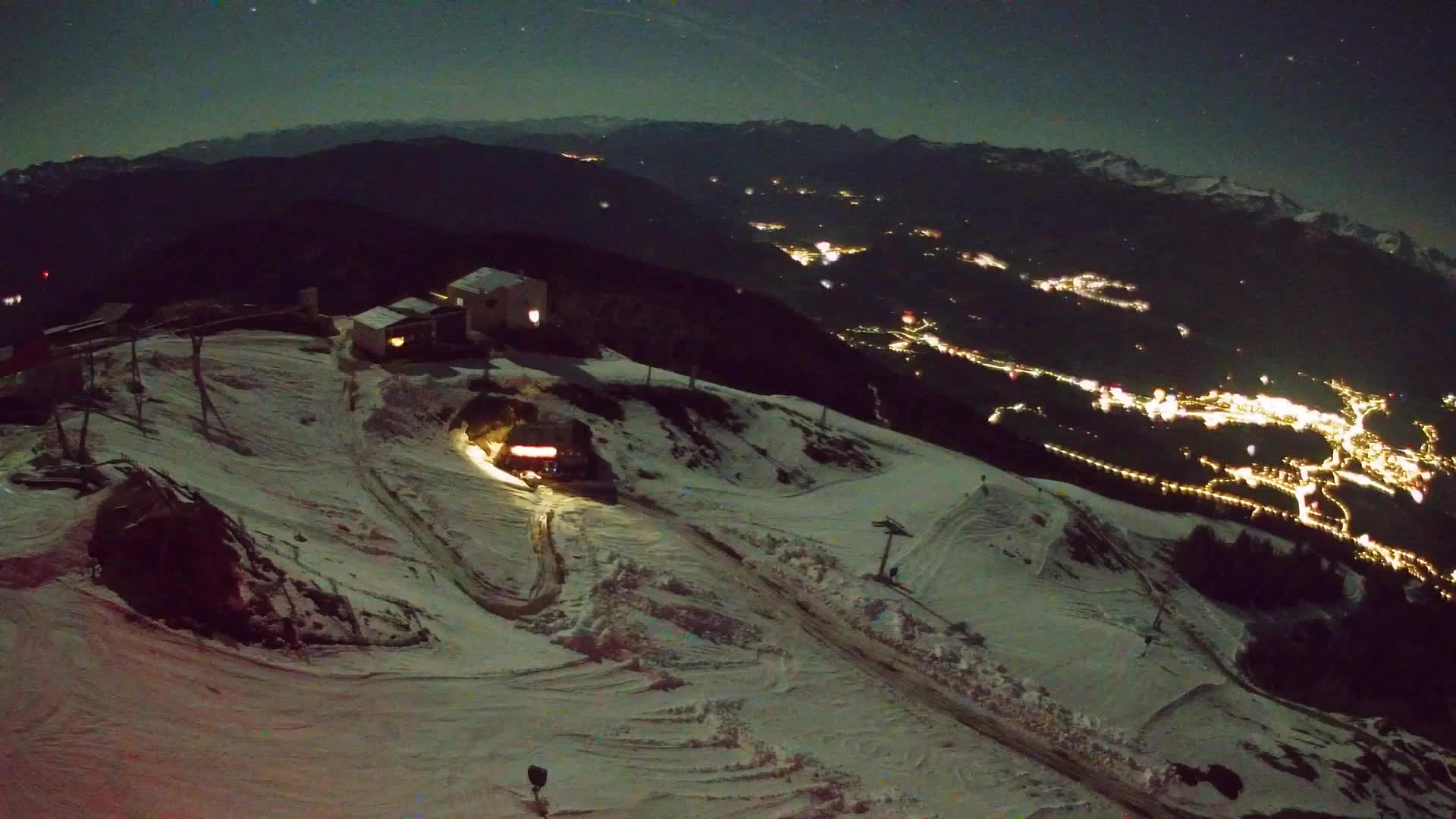Cima estación de esquí Kronplatz | vista hacia Brunico
