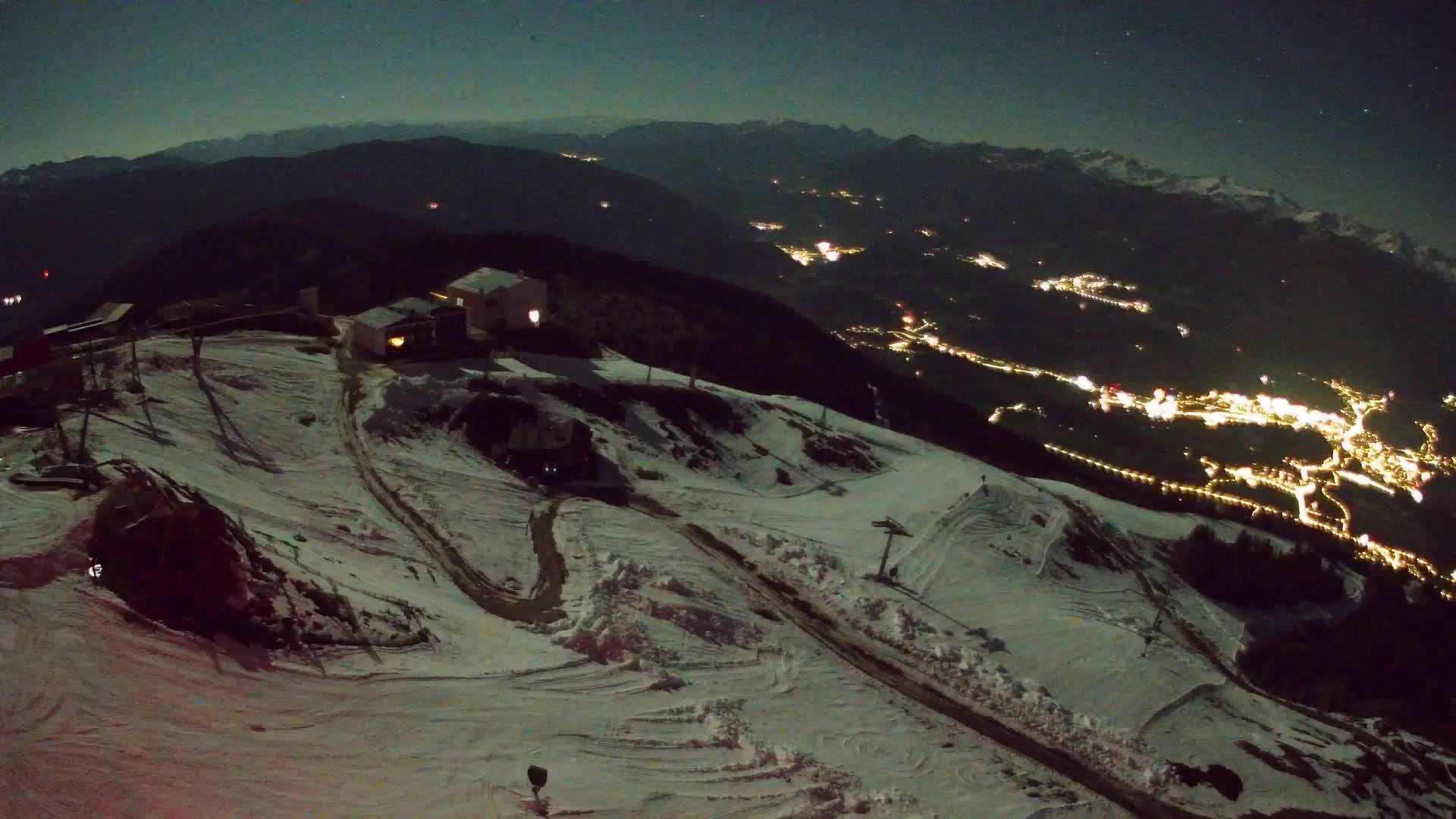Cima estación de esquí Kronplatz | vista hacia Brunico