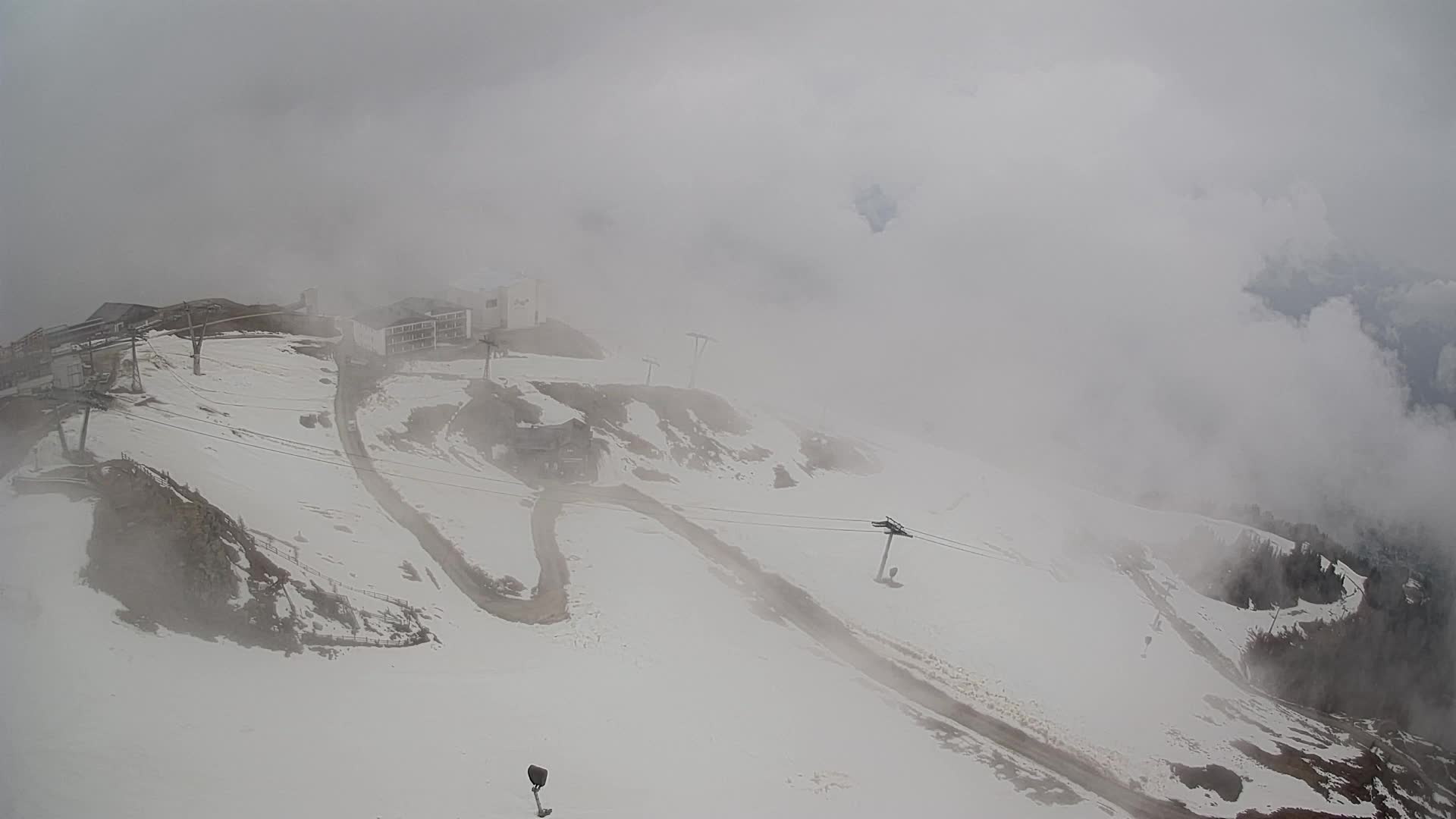 Cima estación de esquí Kronplatz | vista hacia Brunico