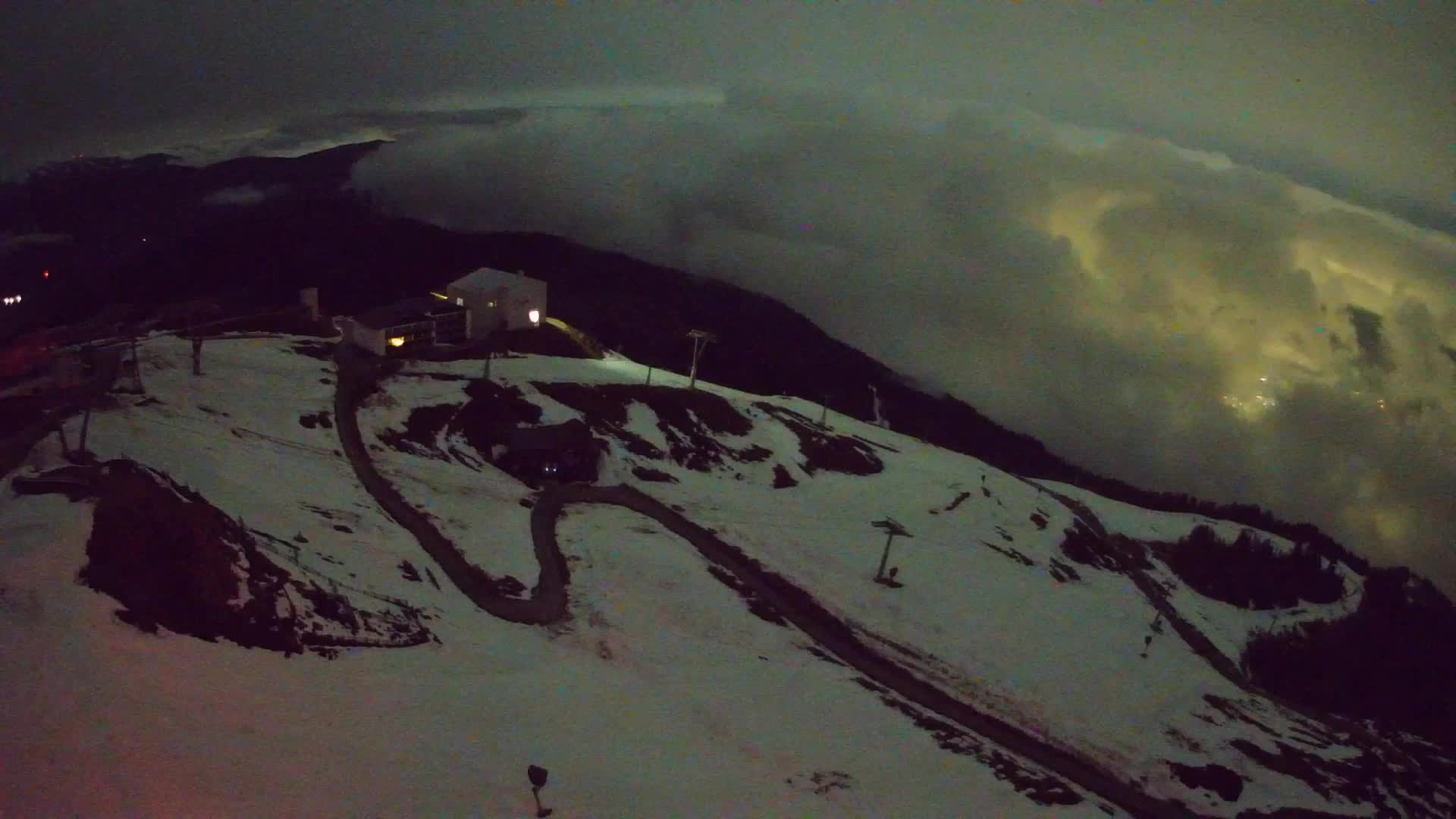 Cima estación de esquí Kronplatz | vista hacia Brunico