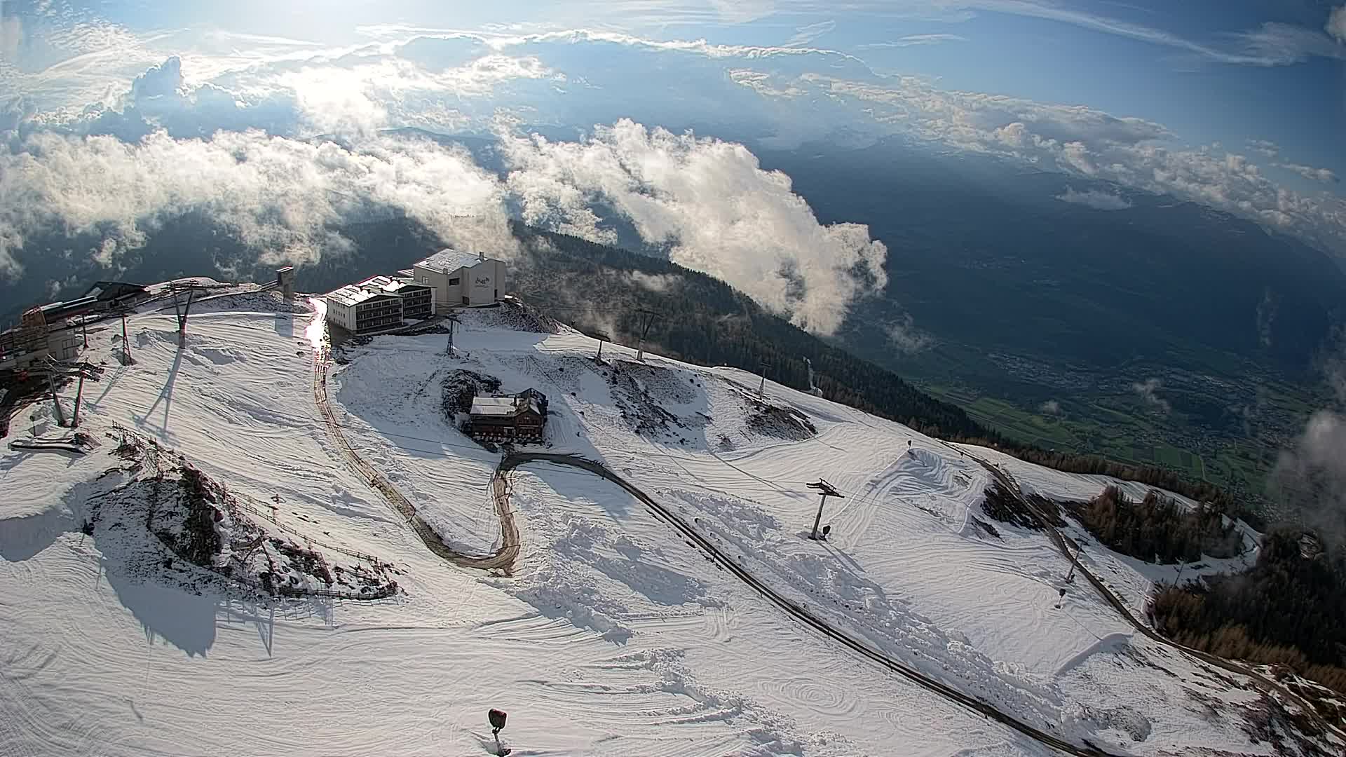 Cima estación de esquí Kronplatz | vista hacia Brunico