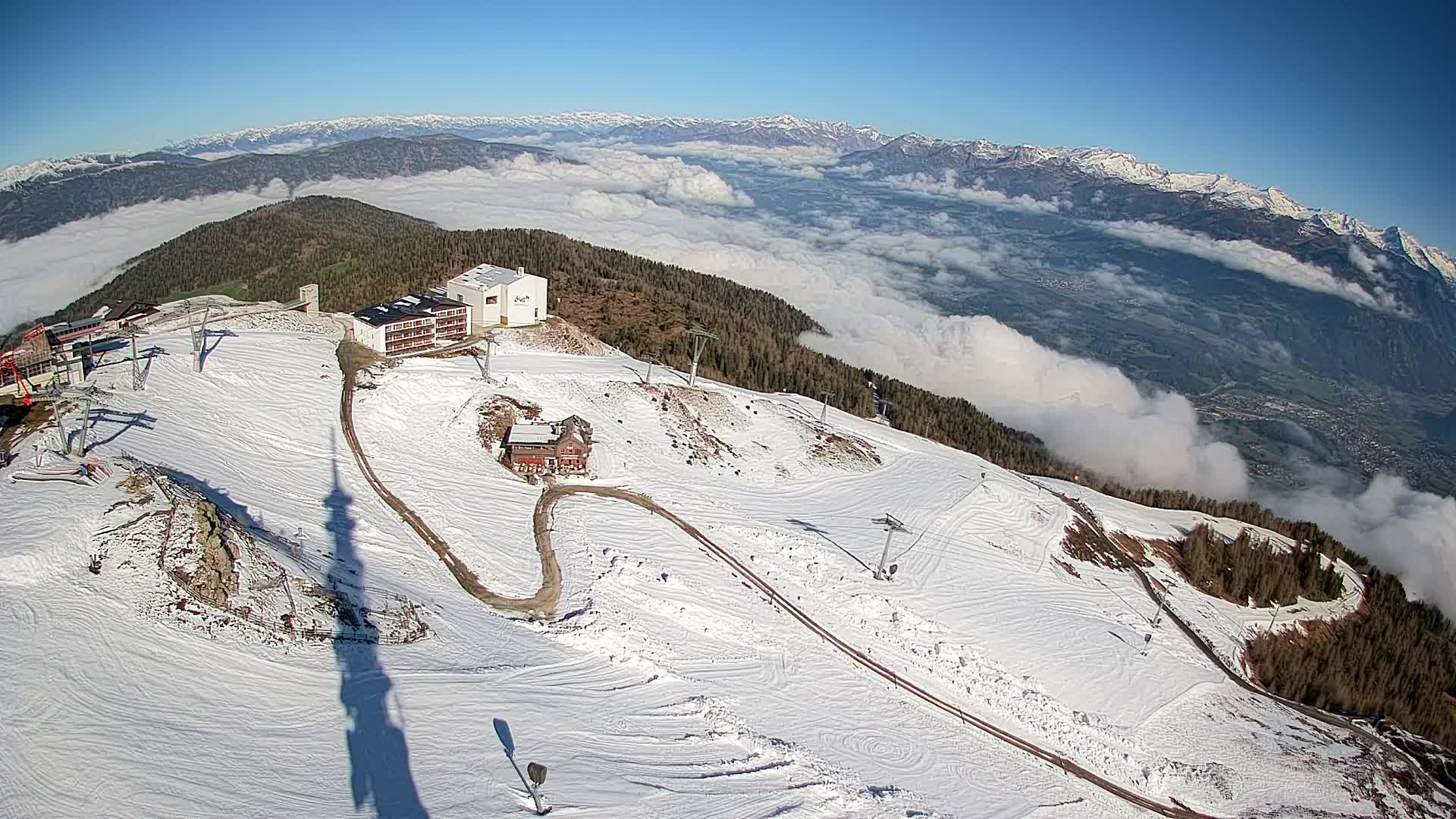Cima estación de esquí Kronplatz | vista hacia Brunico