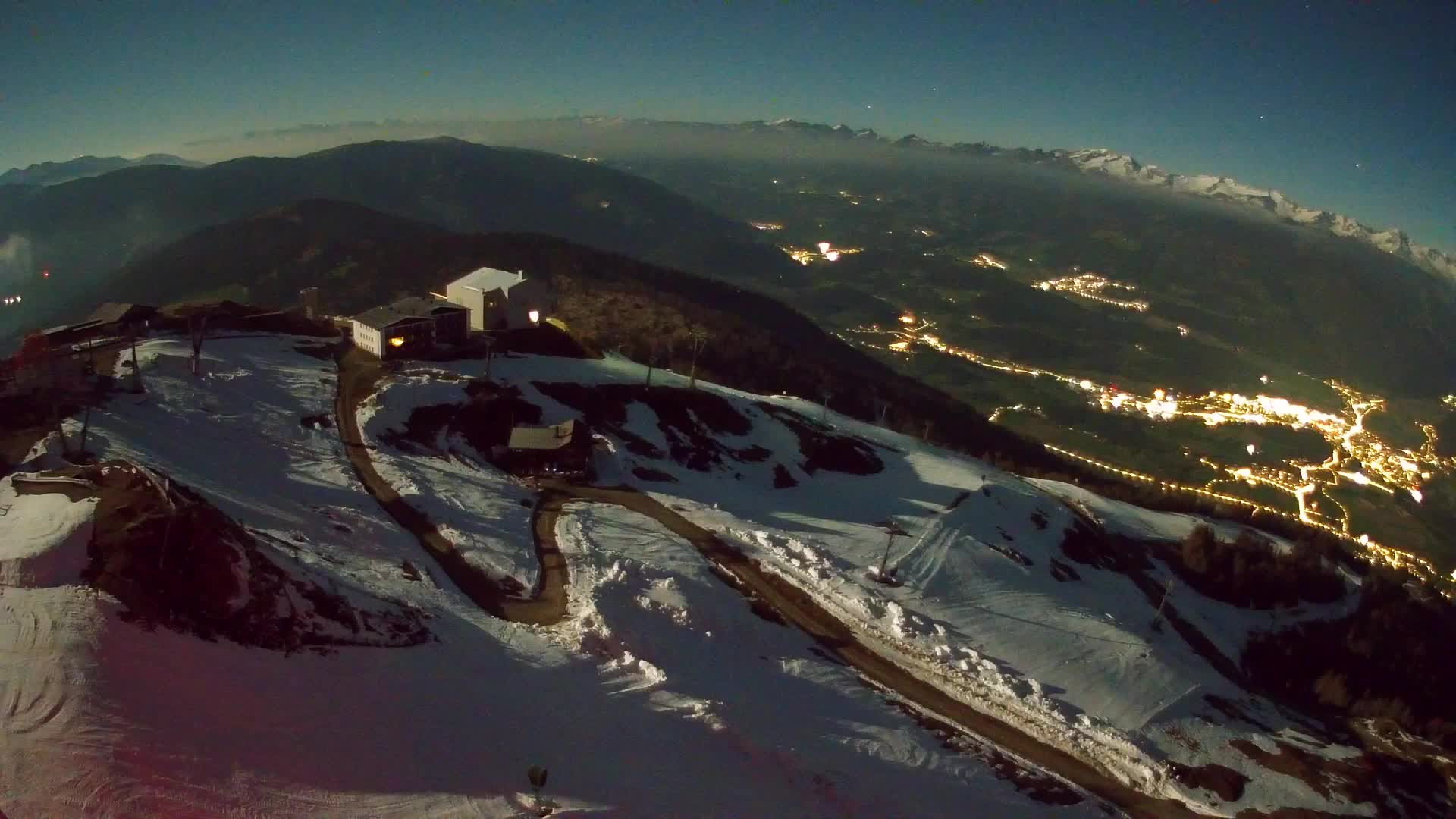 Cima estación de esquí Kronplatz | vista hacia Brunico