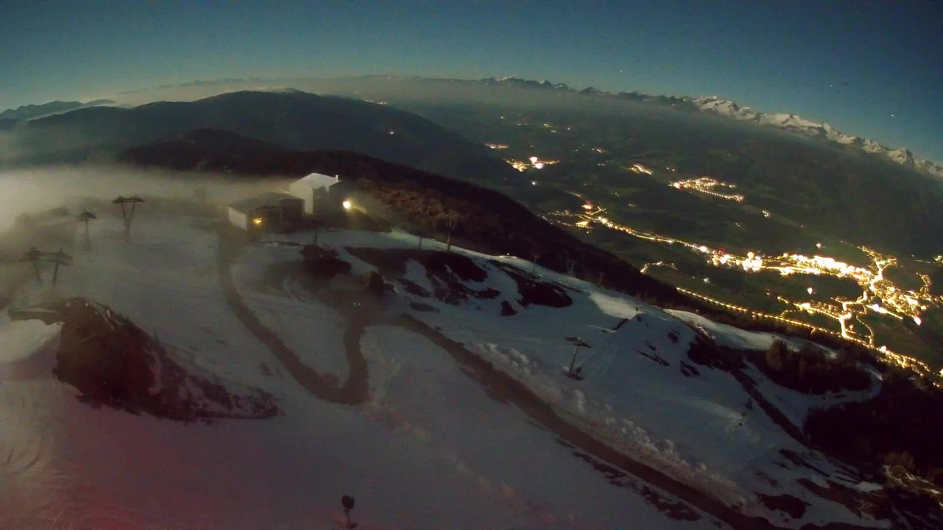 Cima estación de esquí Kronplatz | vista hacia Brunico