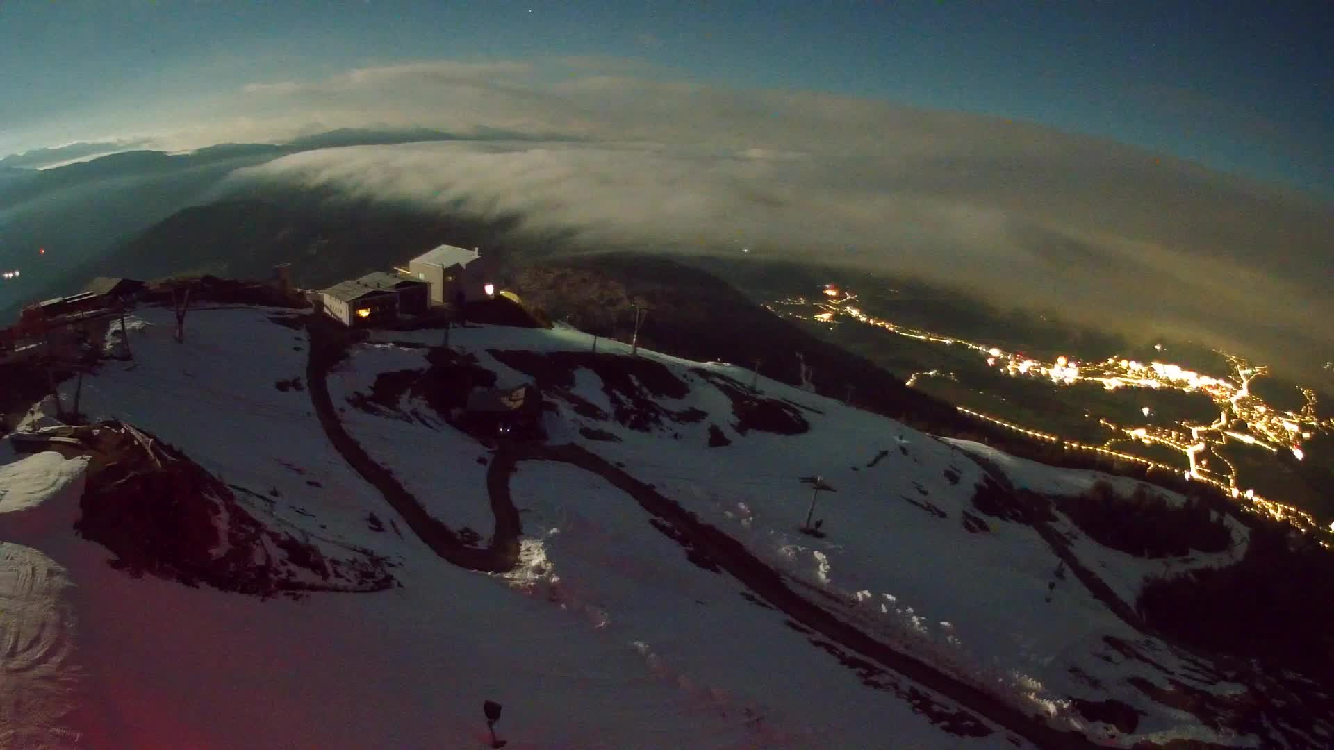 Cima estación de esquí Kronplatz | vista hacia Brunico