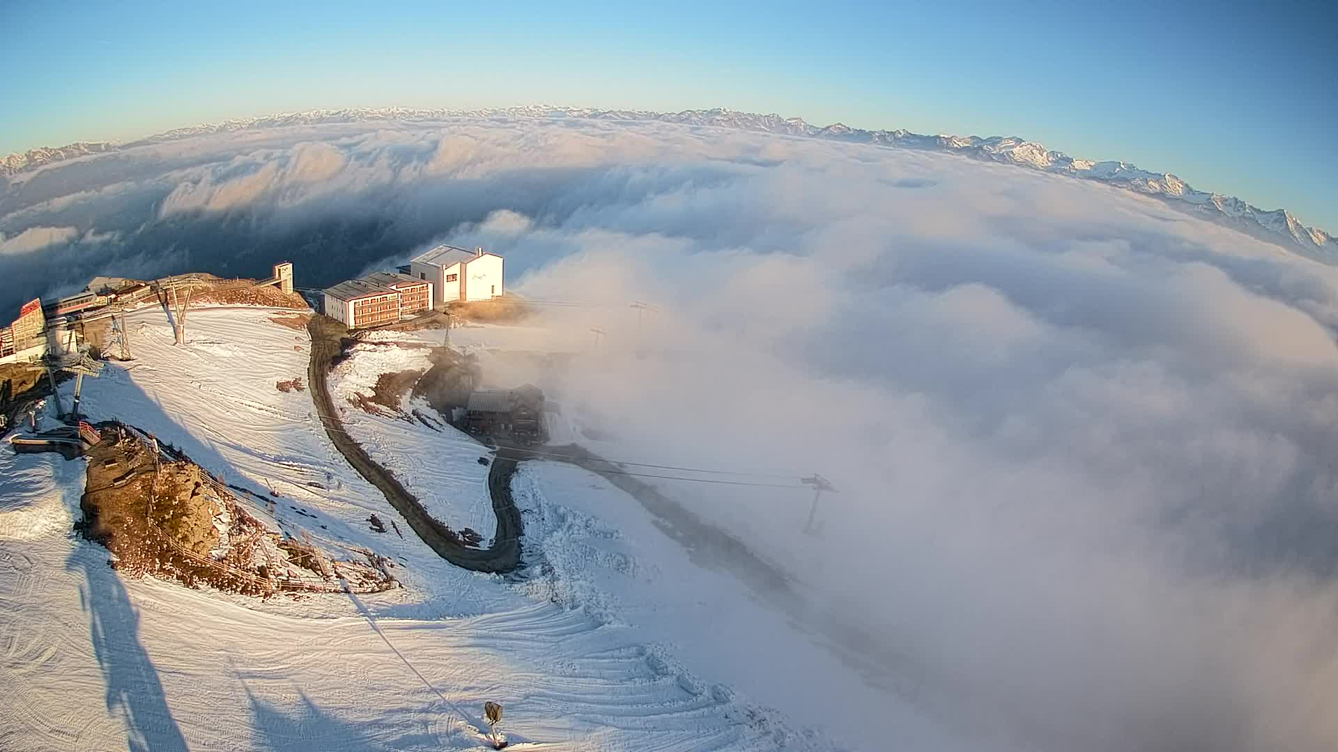Cima estación de esquí Kronplatz | vista hacia Brunico