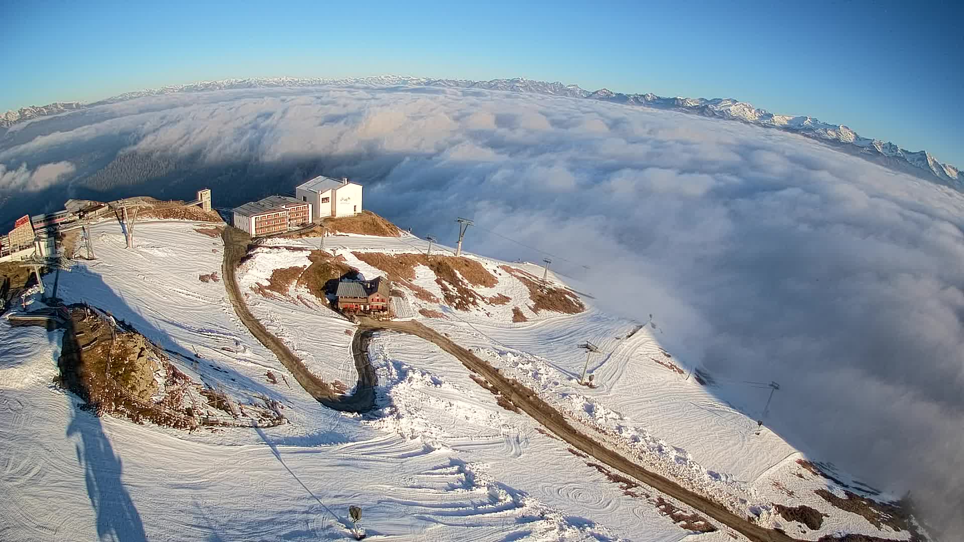 Cima estación de esquí Kronplatz | vista hacia Brunico