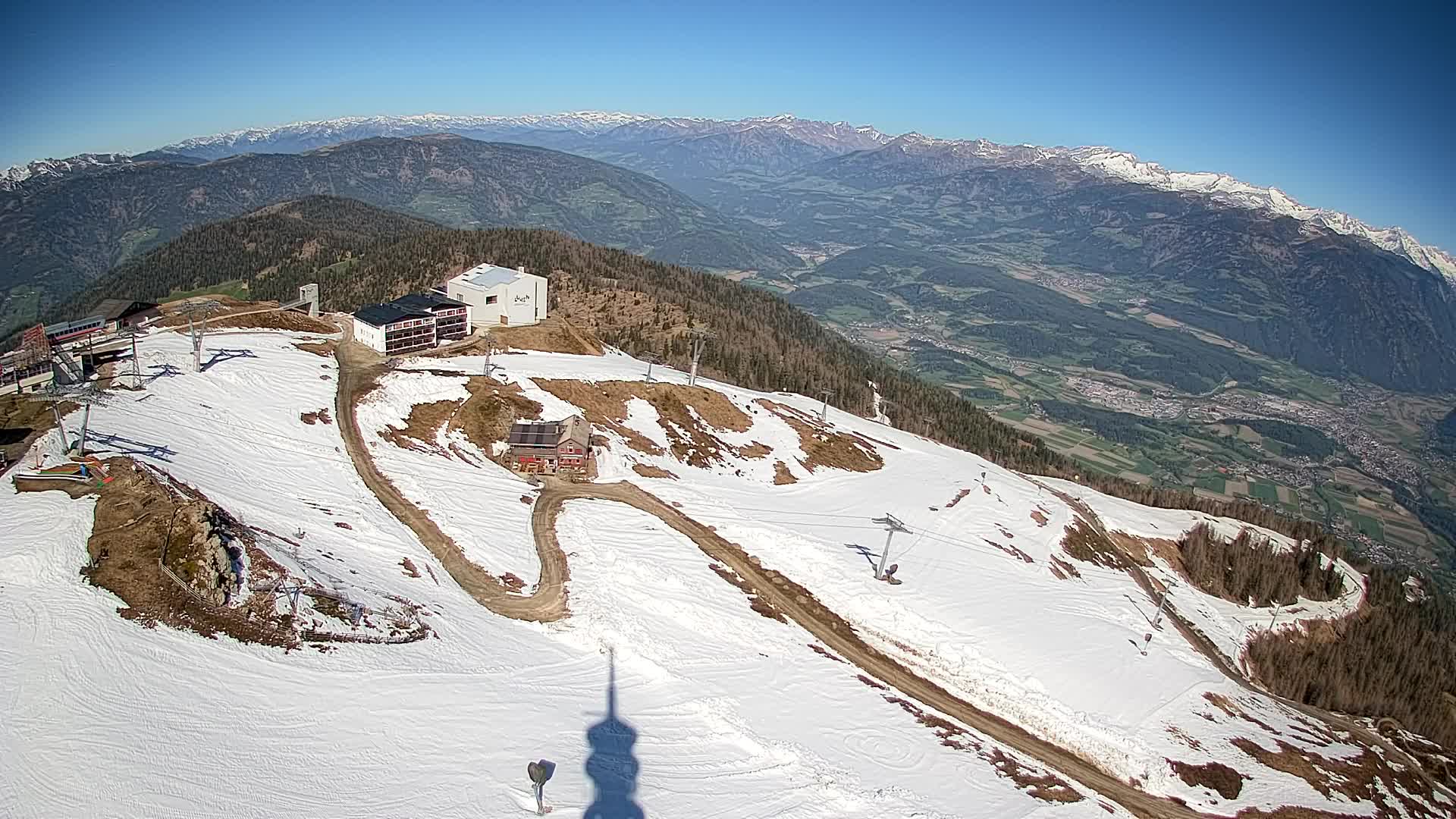 Cima estación de esquí Kronplatz | vista hacia Brunico