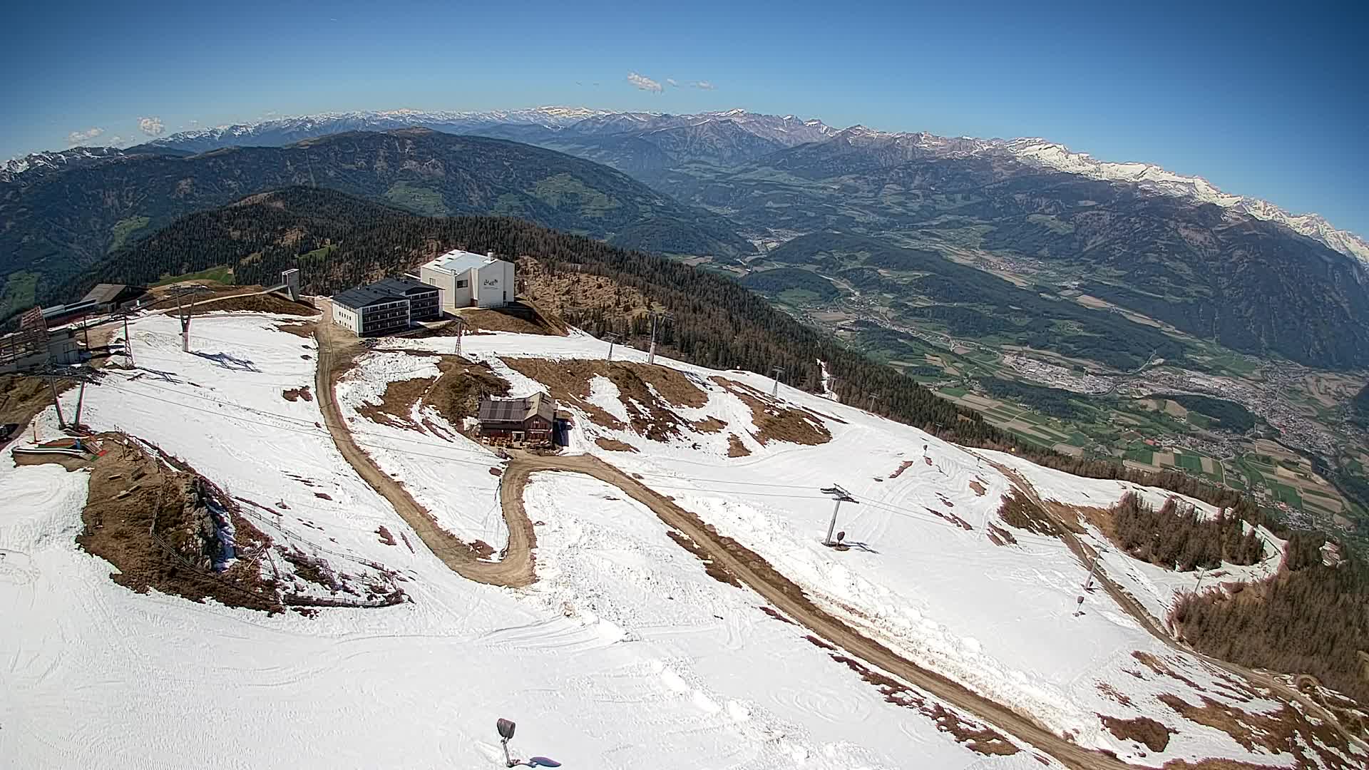 Cima estación de esquí Kronplatz | vista hacia Brunico