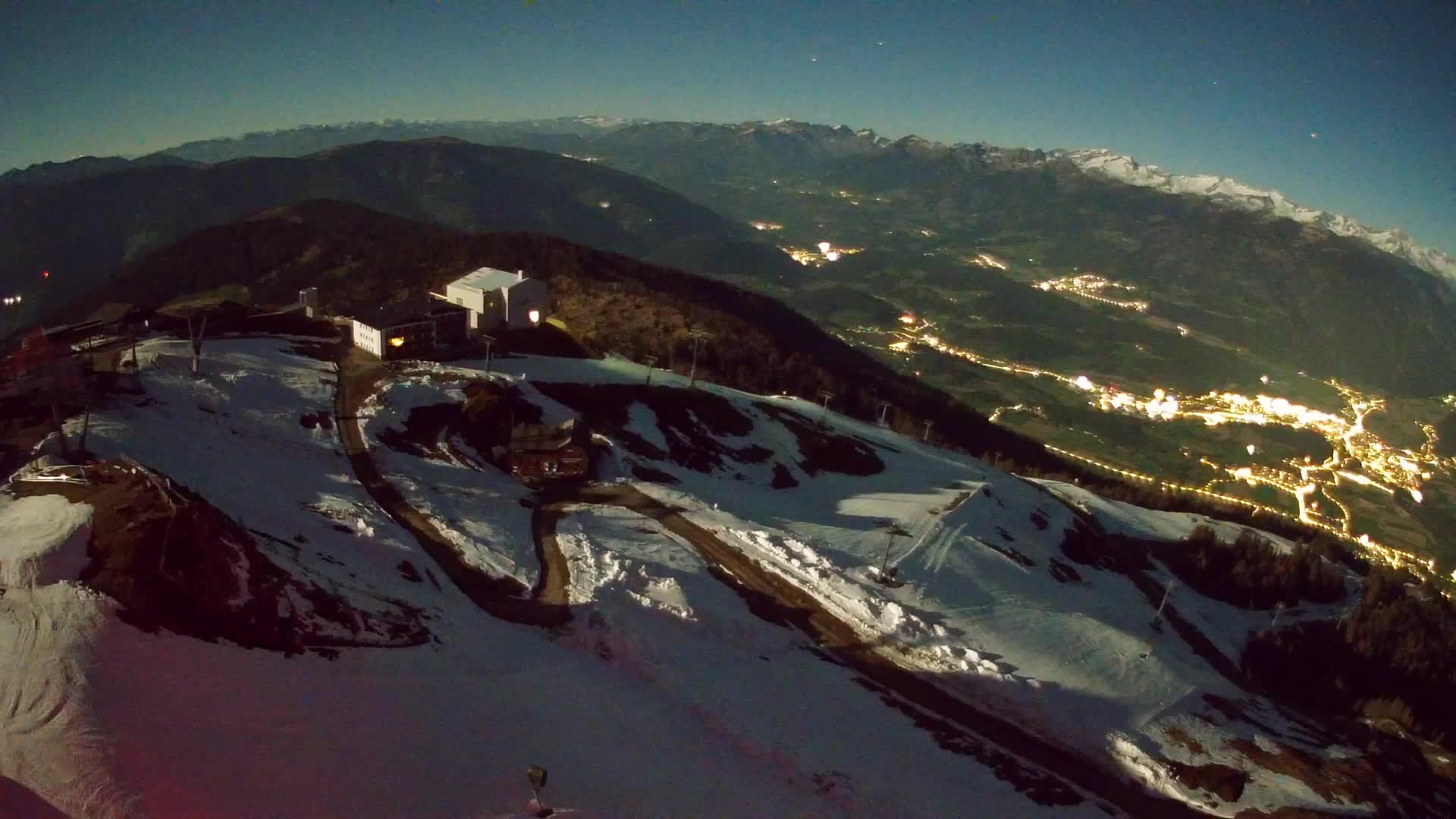 Stazione sciistica di Plan de Corones | vista su Brunico