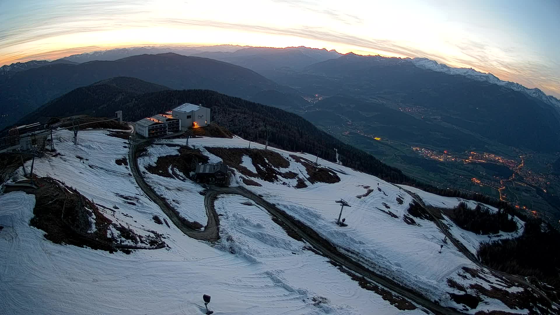Stazione sciistica di Plan de Corones | vista su Brunico