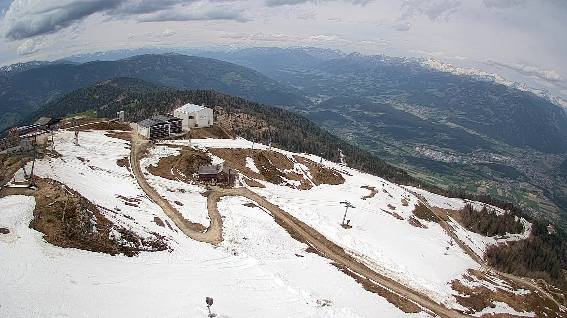 Cima estación de esquí Kronplatz | vista hacia Brunico