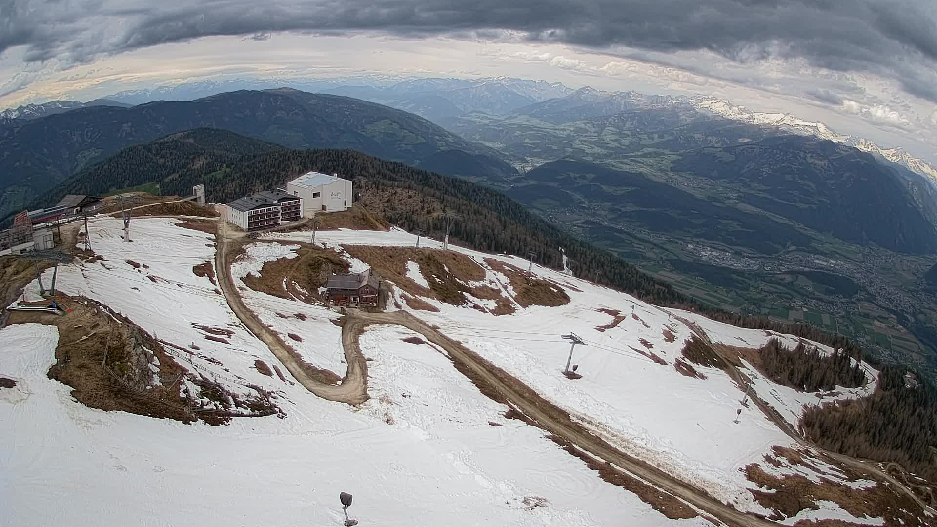 Stazione sciistica di Plan de Corones | vista su Brunico