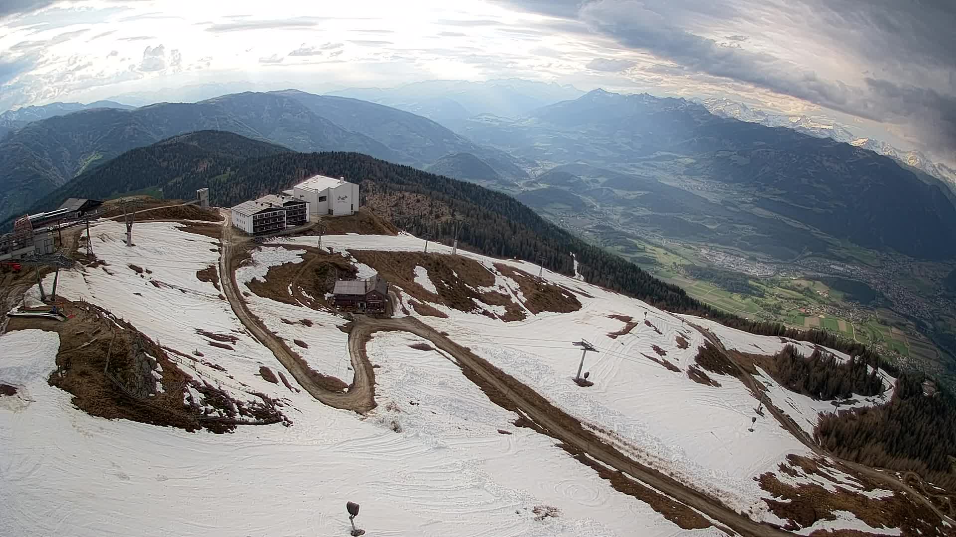 Stazione sciistica di Plan de Corones | vista su Brunico