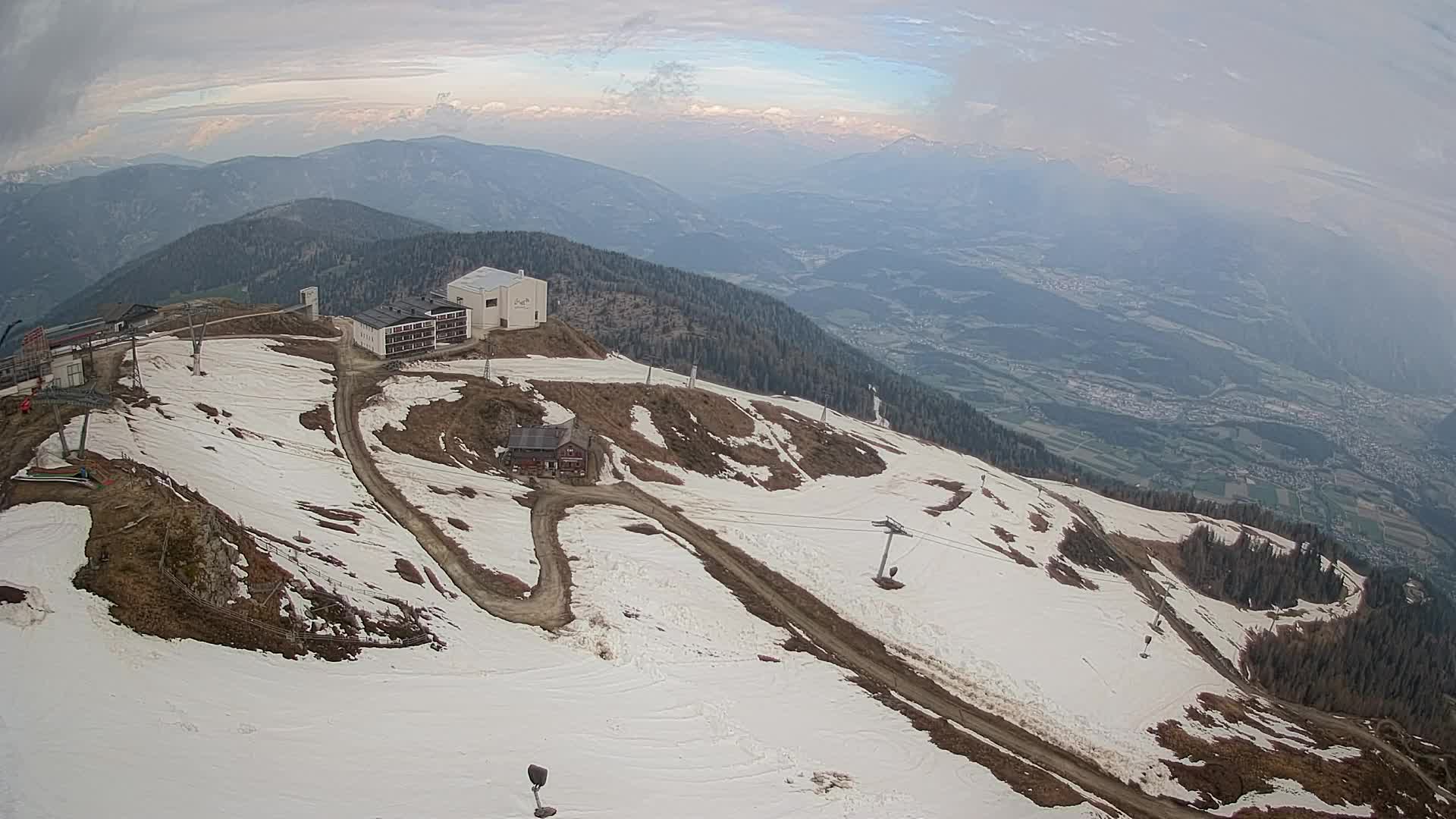 Stazione sciistica di Plan de Corones | vista su Brunico