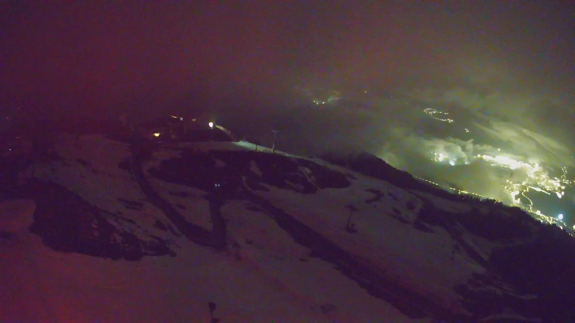 Cima estación de esquí Kronplatz | vista hacia Brunico