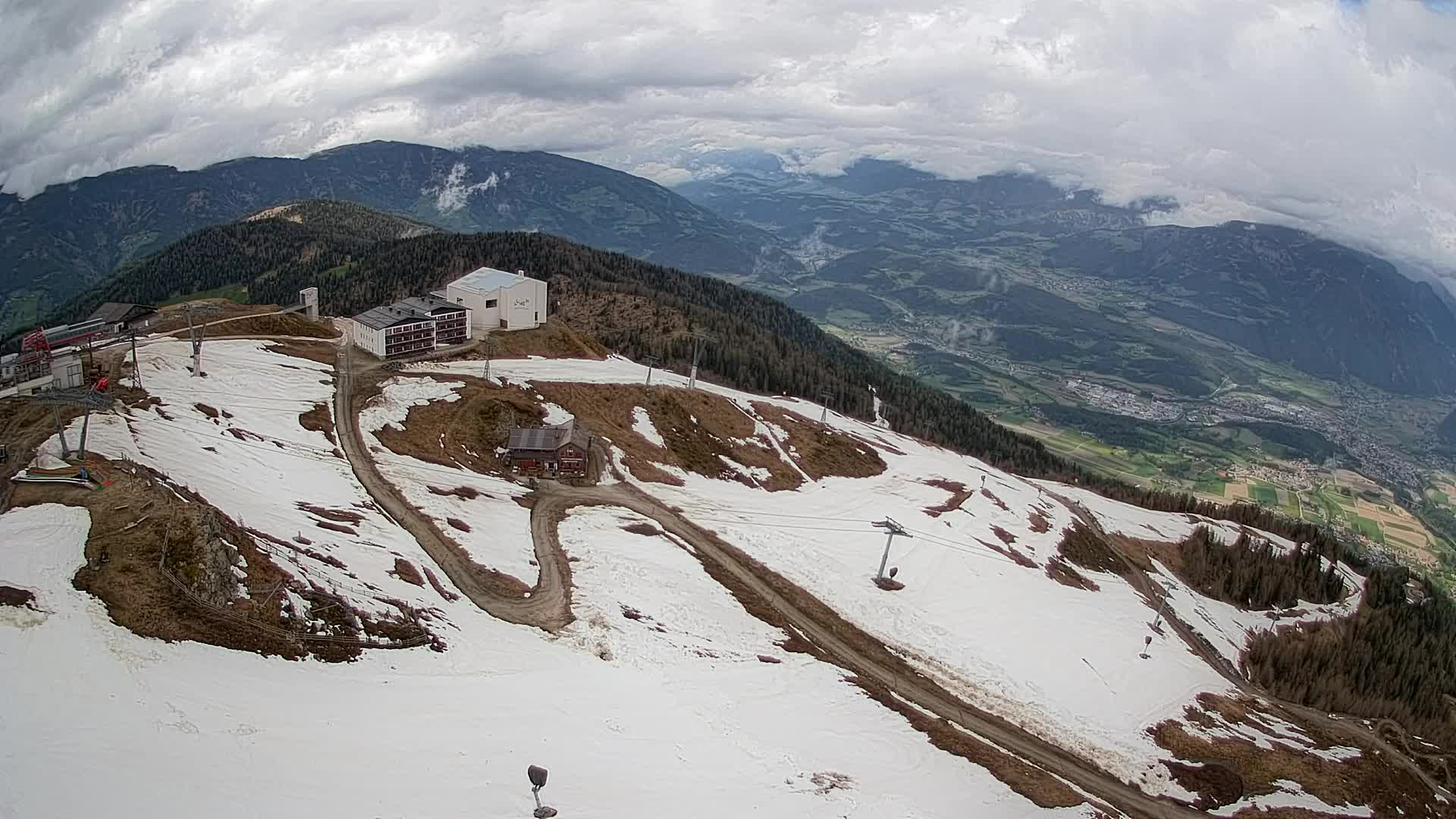 Stazione sciistica di Plan de Corones | vista su Brunico