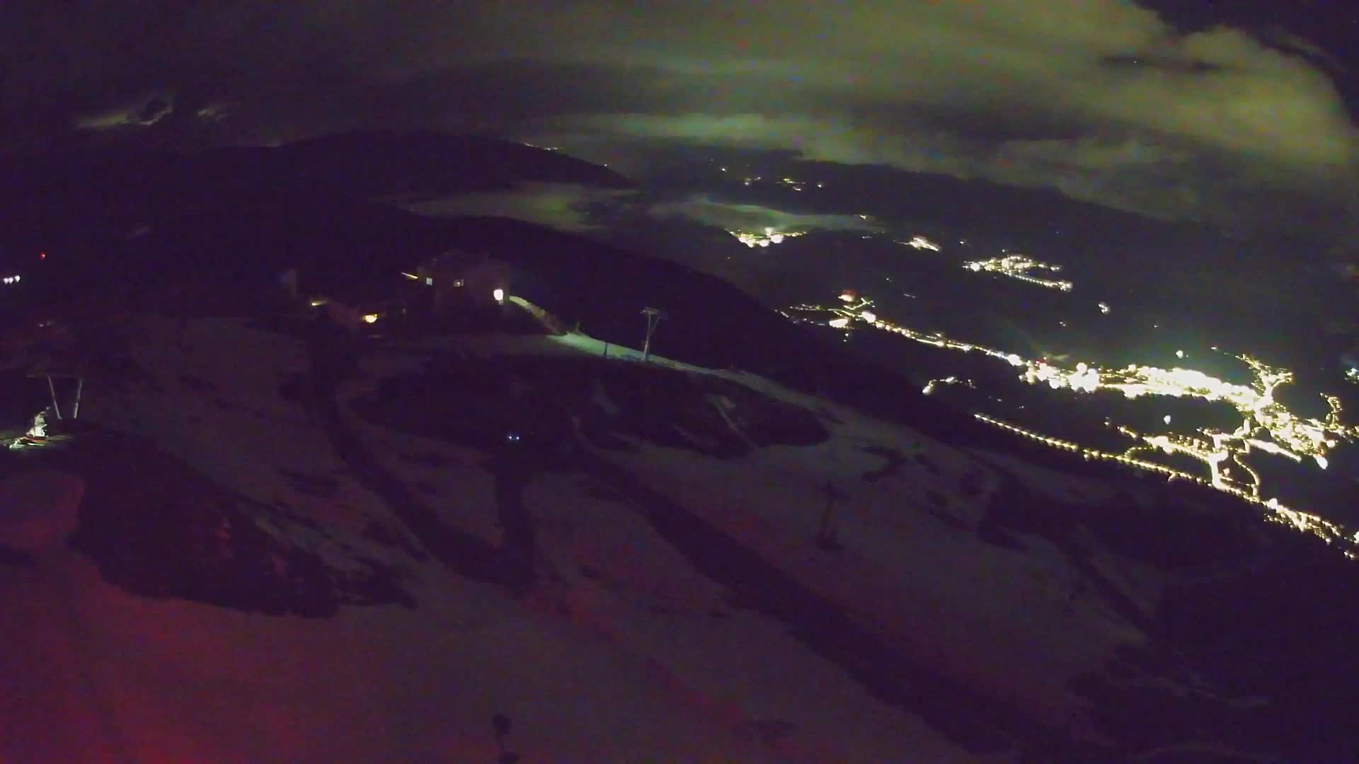 Cima estación de esquí Kronplatz | vista hacia Brunico