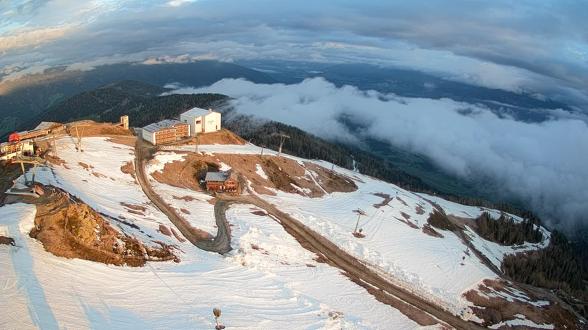 Skigebiet Kronplatz Gipfel | Blick auf Bruneck