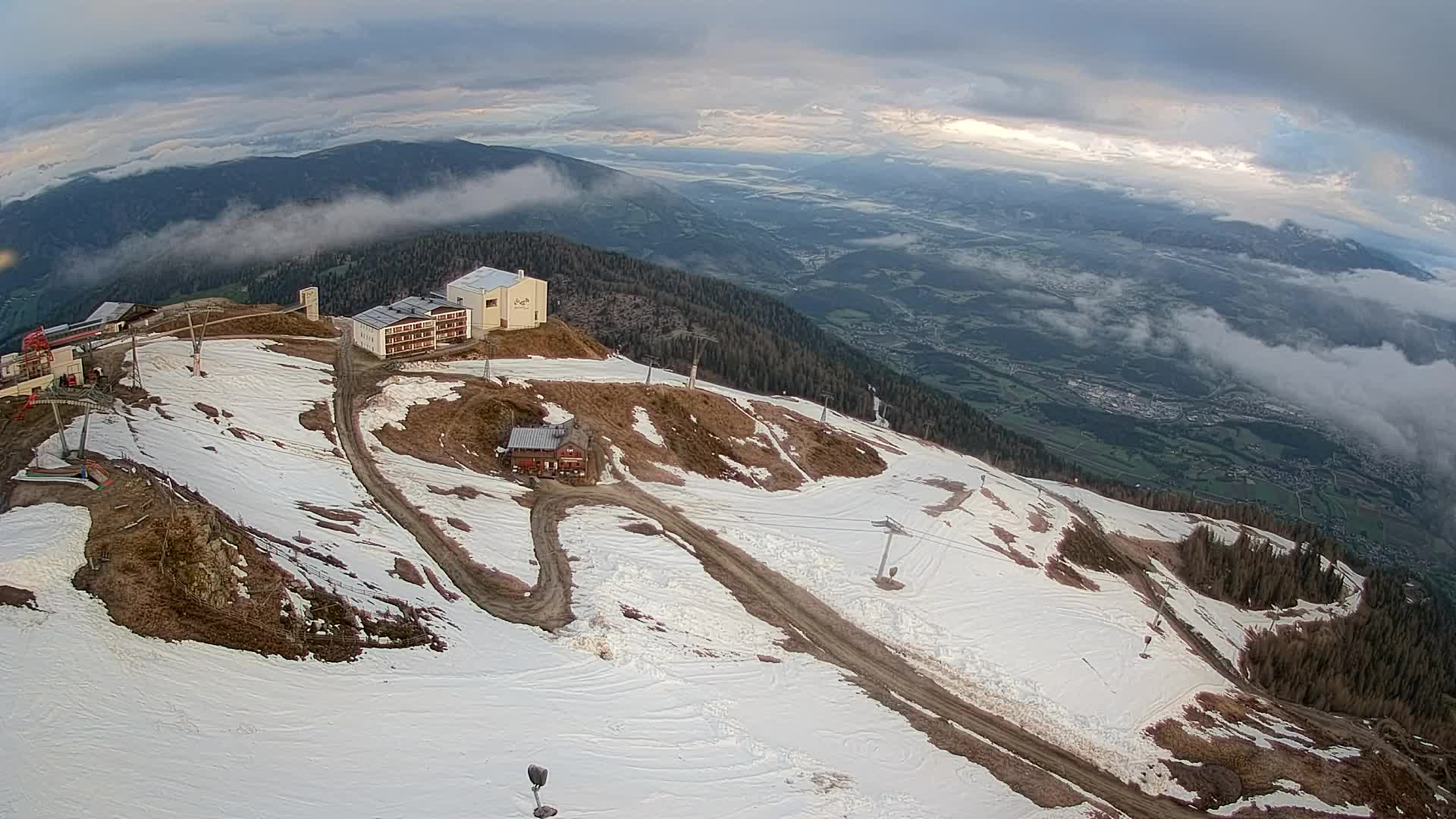 Skigebiet Kronplatz Gipfel | Blick auf Bruneck