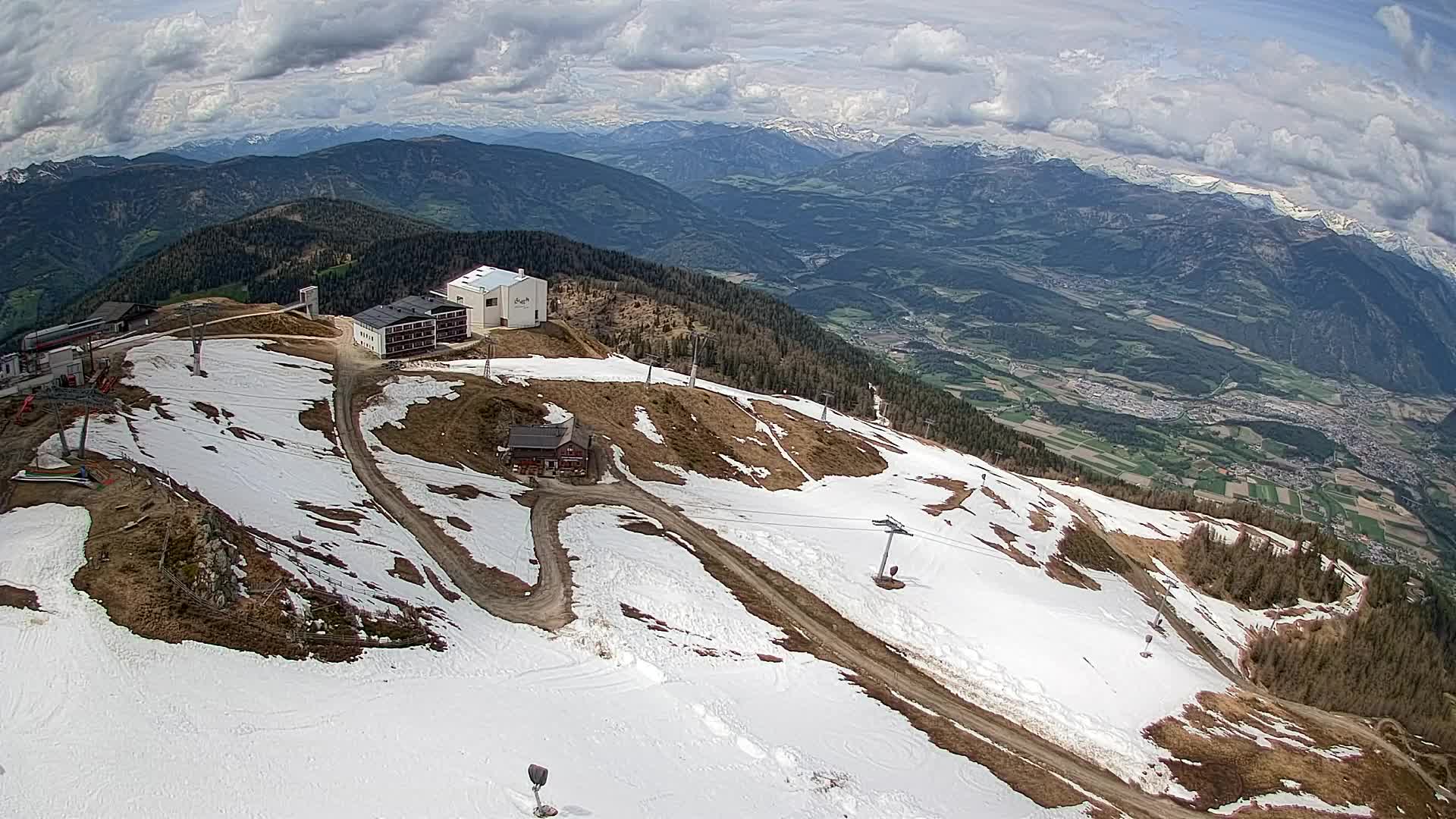 Stazione sciistica di Plan de Corones | vista su Brunico