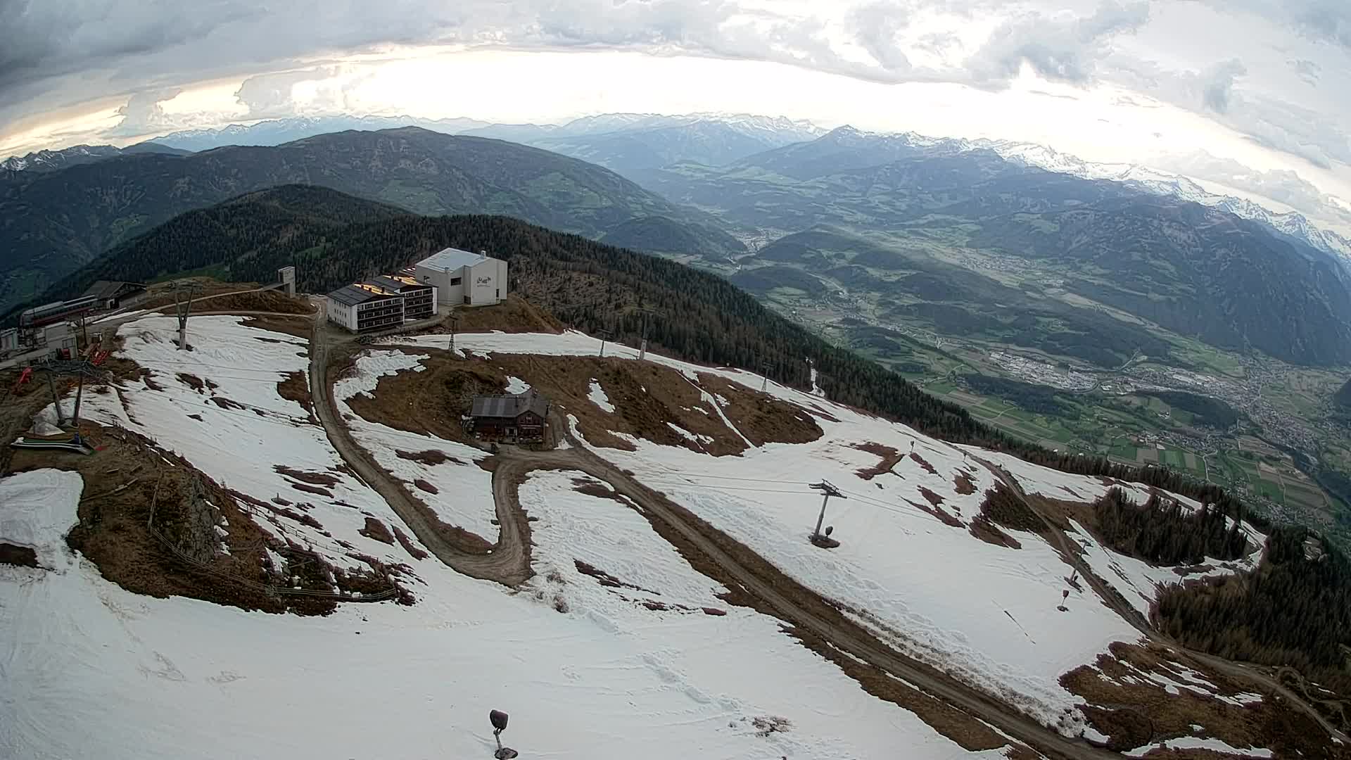 Stazione sciistica di Plan de Corones | vista su Brunico