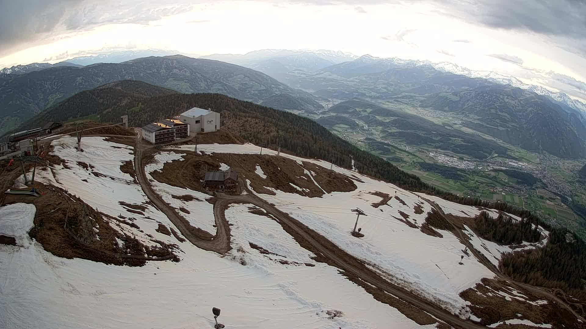 Stazione sciistica di Plan de Corones | vista su Brunico