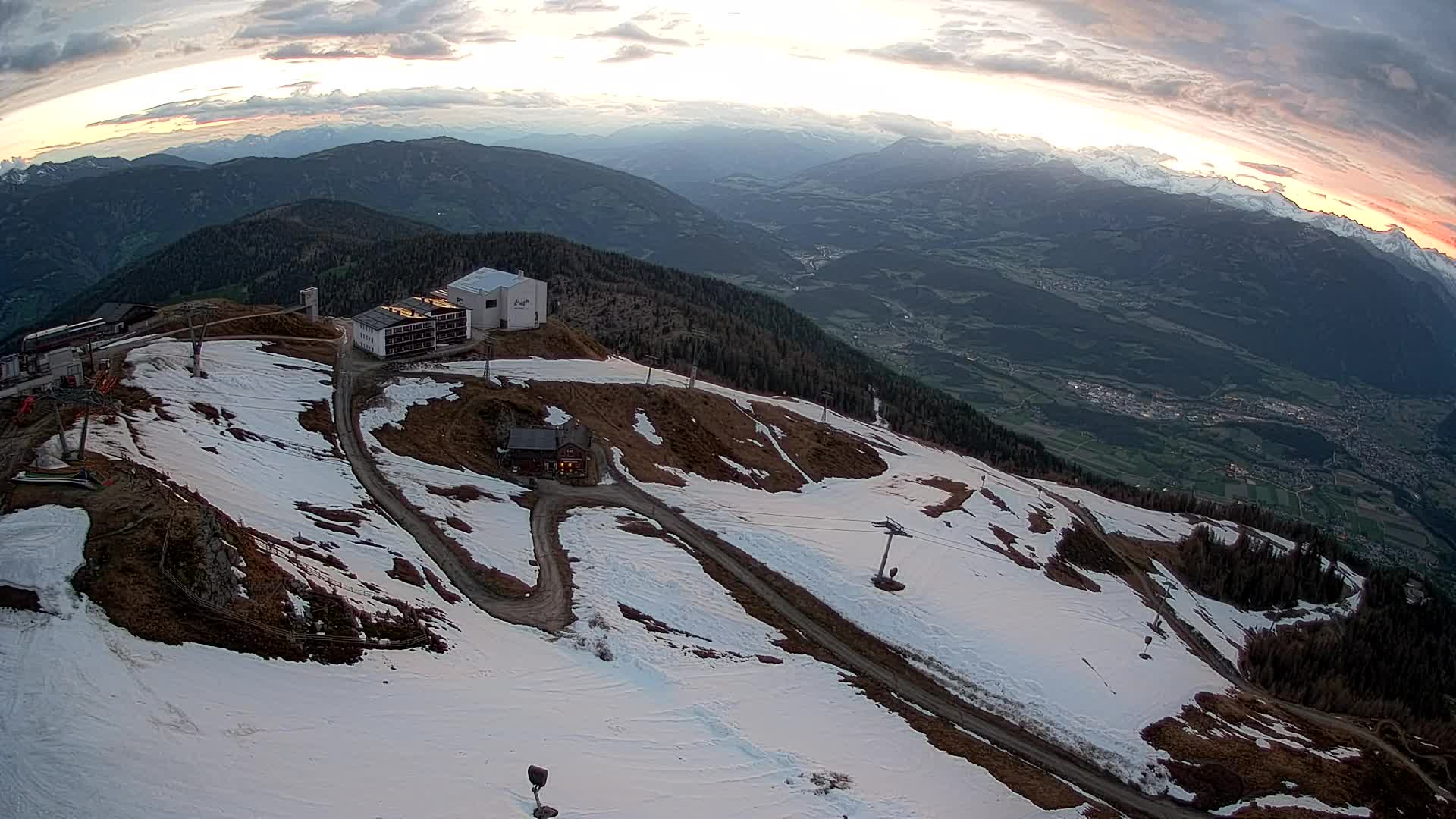 Stazione sciistica di Plan de Corones | vista su Brunico
