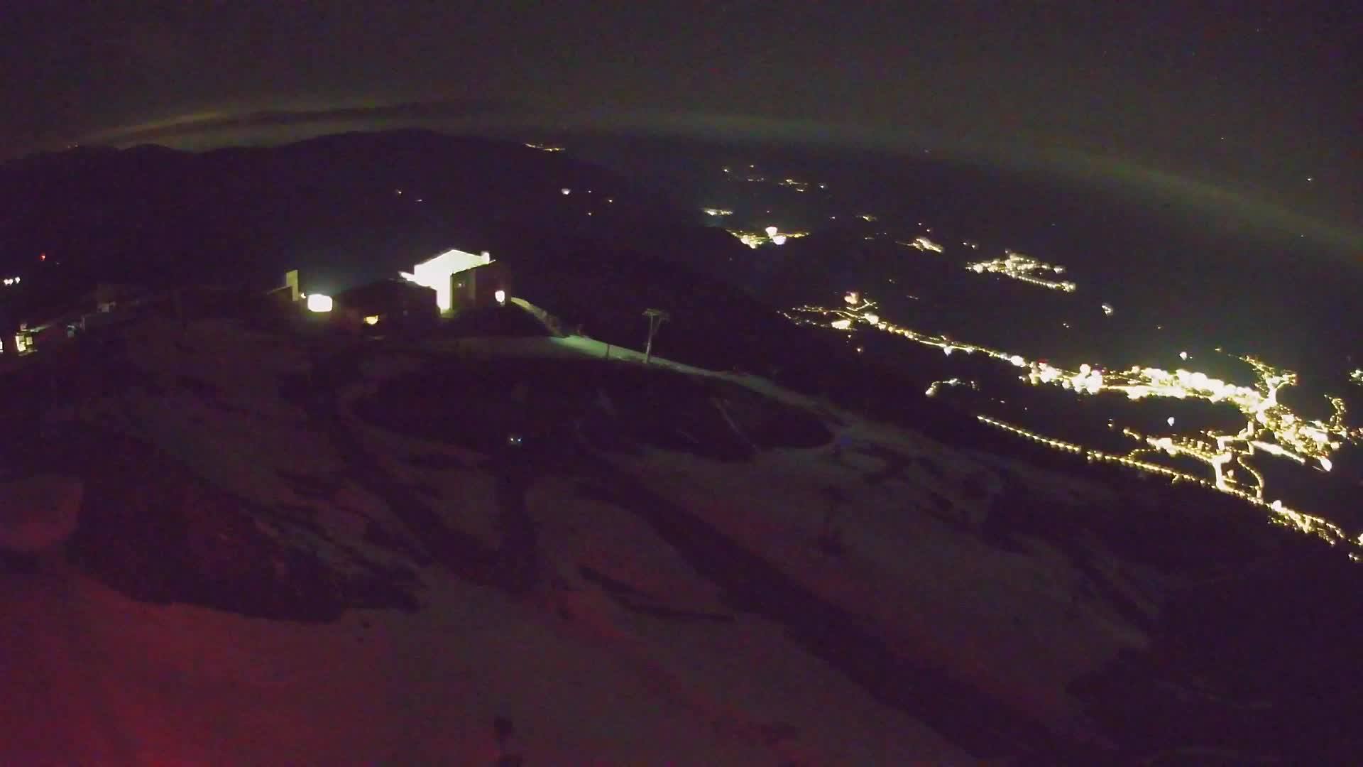Cima estación de esquí Kronplatz | vista hacia Brunico