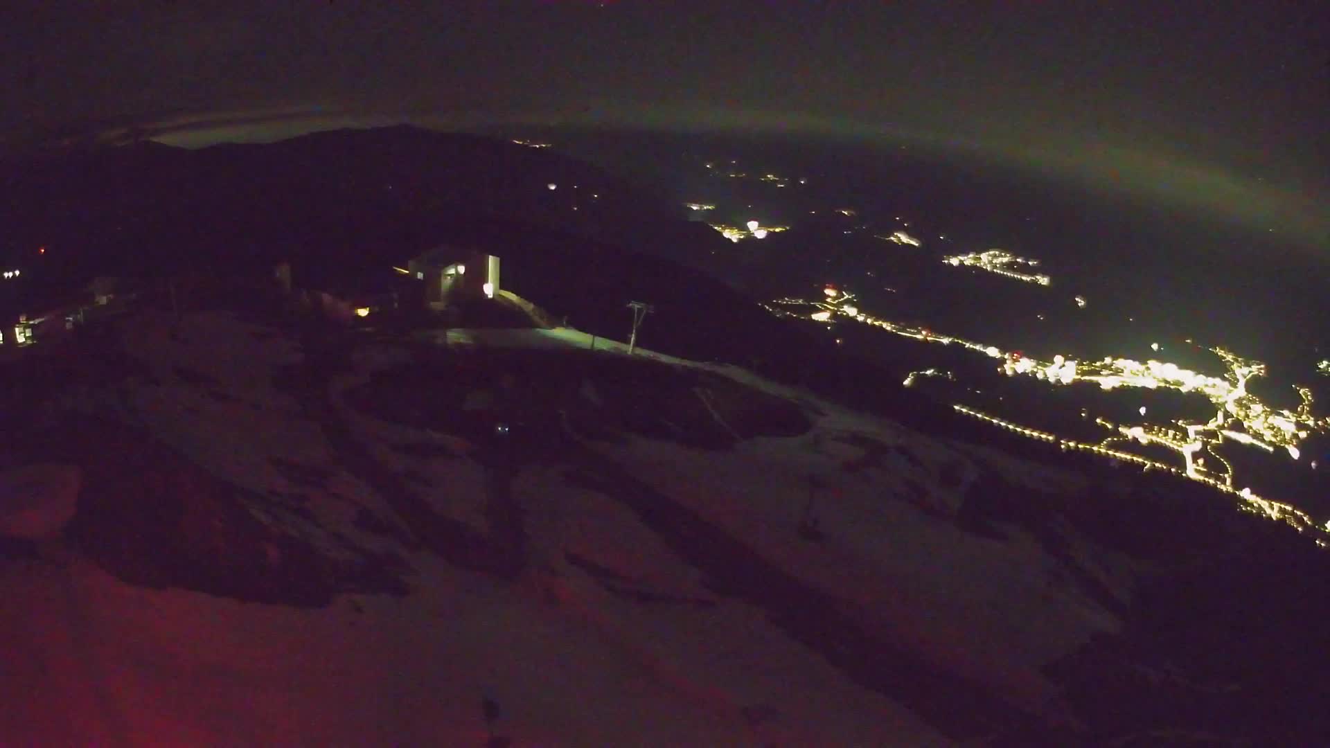 Cima estación de esquí Kronplatz | vista hacia Brunico