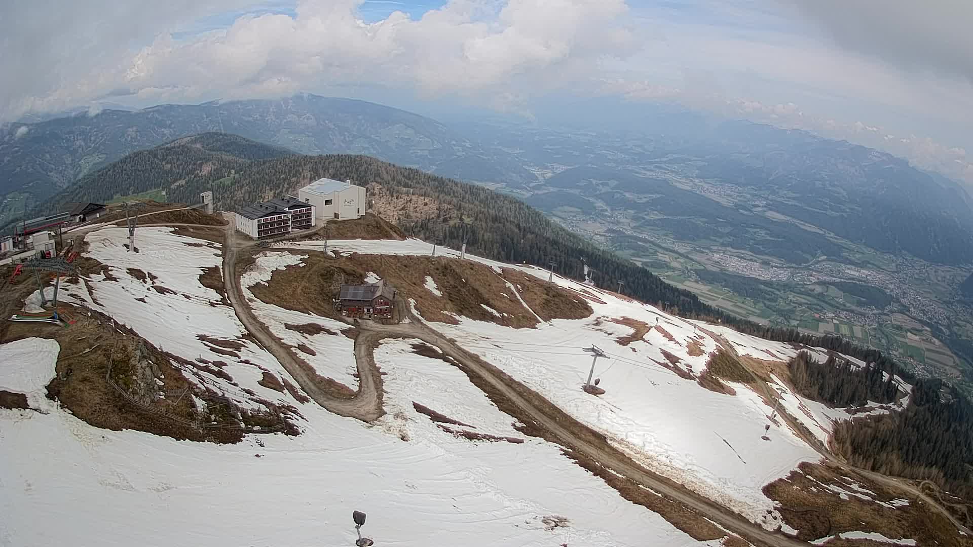 Cima estación de esquí Kronplatz | vista hacia Brunico