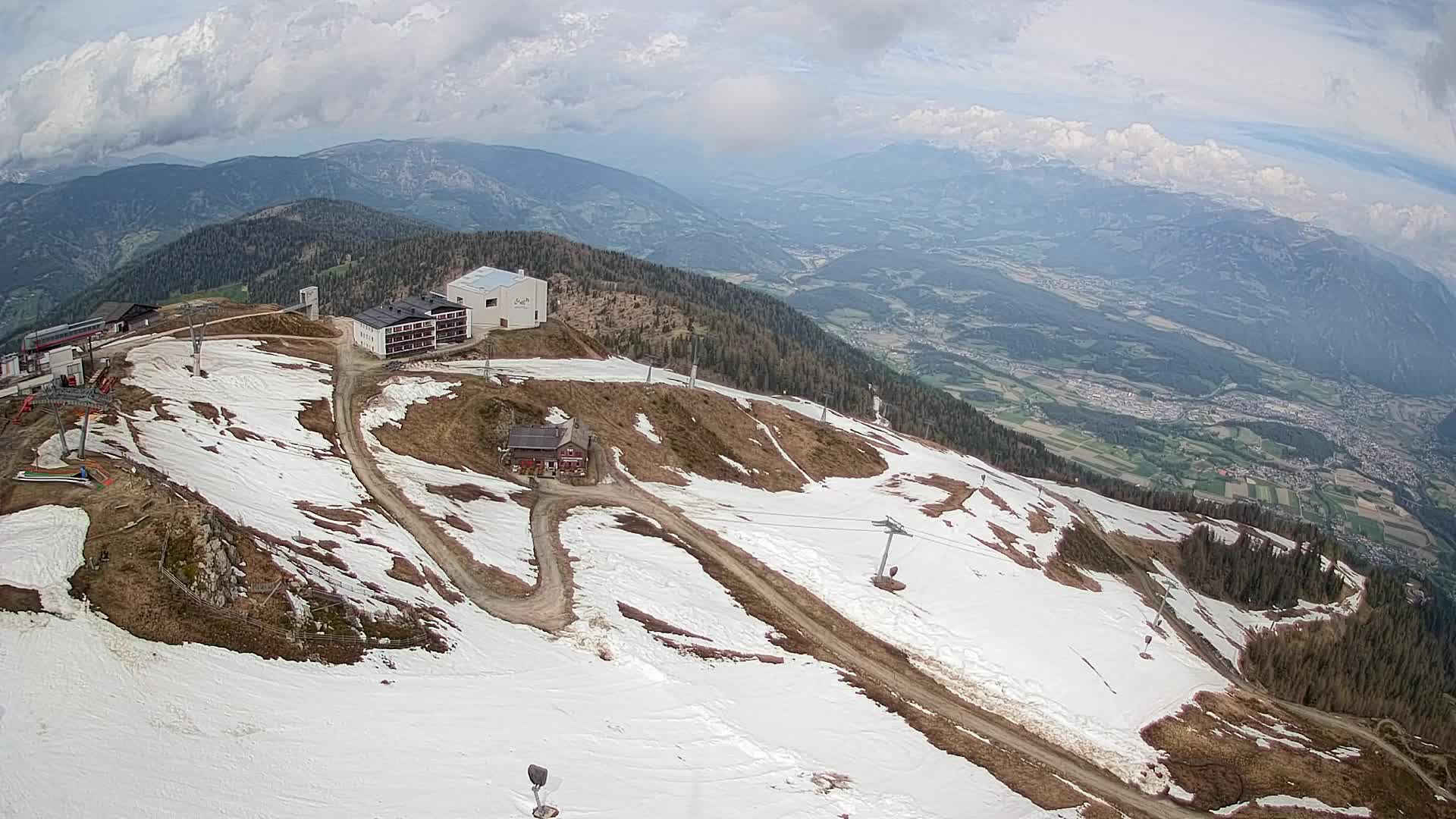 Cima estación de esquí Kronplatz | vista hacia Brunico