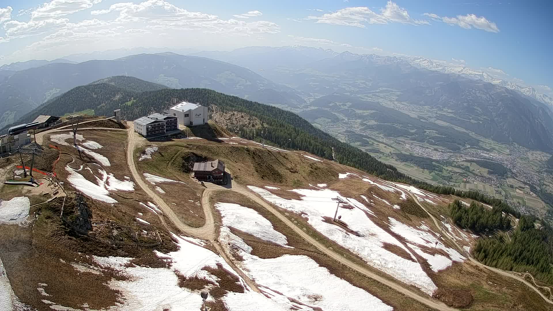 Cima estación de esquí Kronplatz | vista hacia Brunico