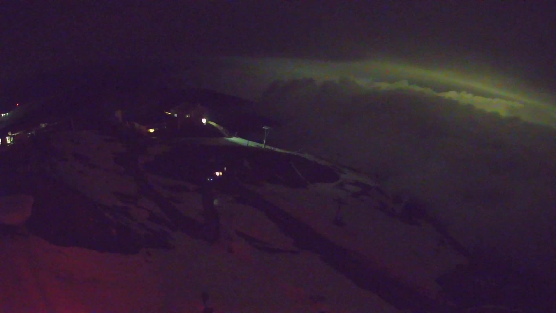 Cima estación de esquí Kronplatz | vista hacia Brunico