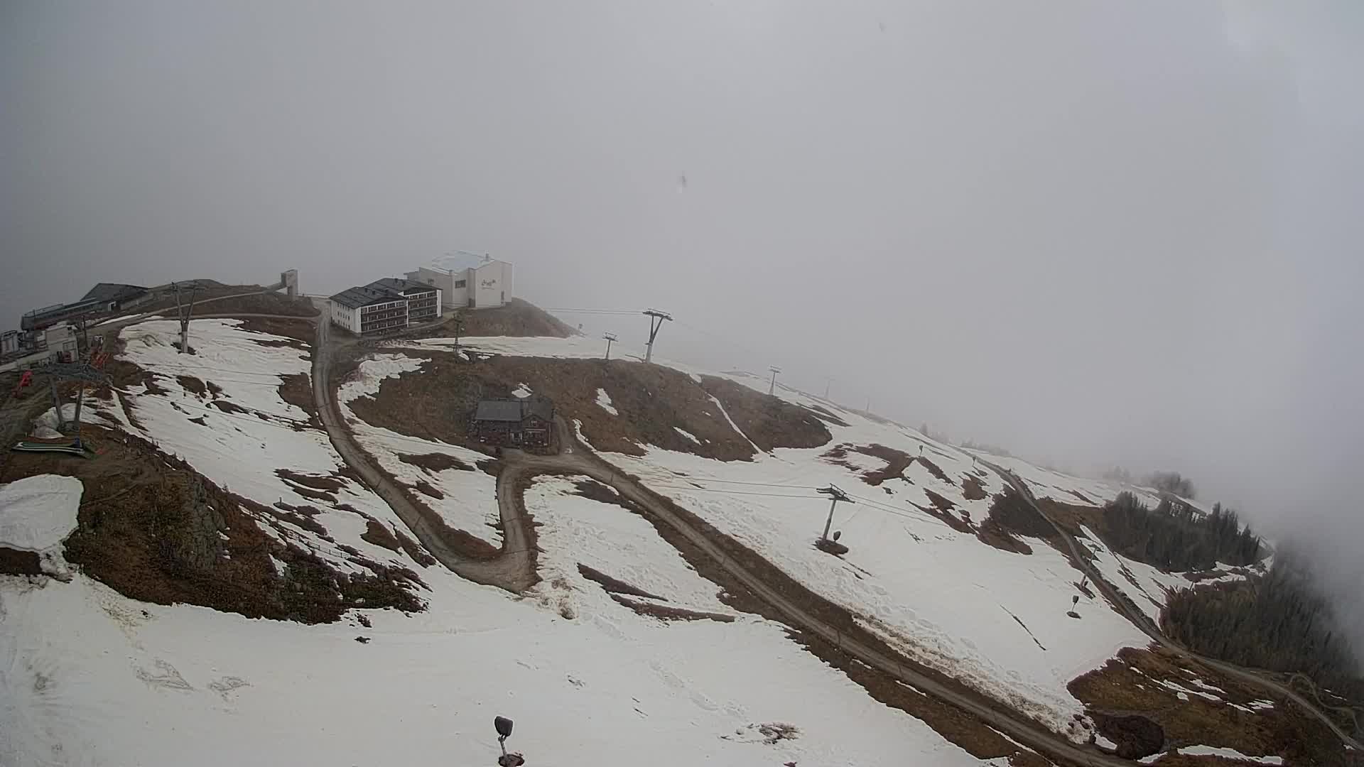 Cima estación de esquí Kronplatz | vista hacia Brunico