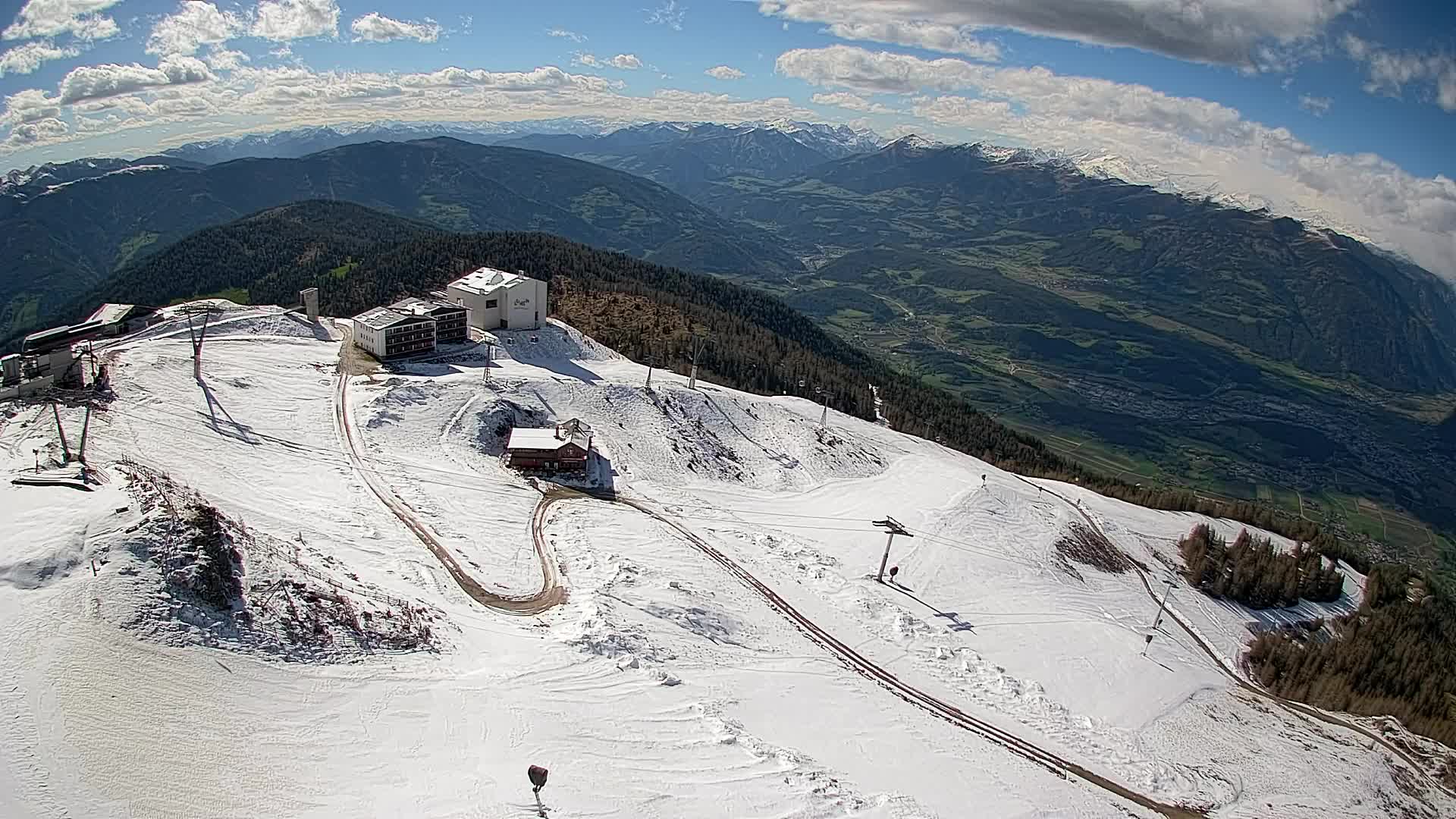 Cima estación de esquí Kronplatz | vista hacia Brunico