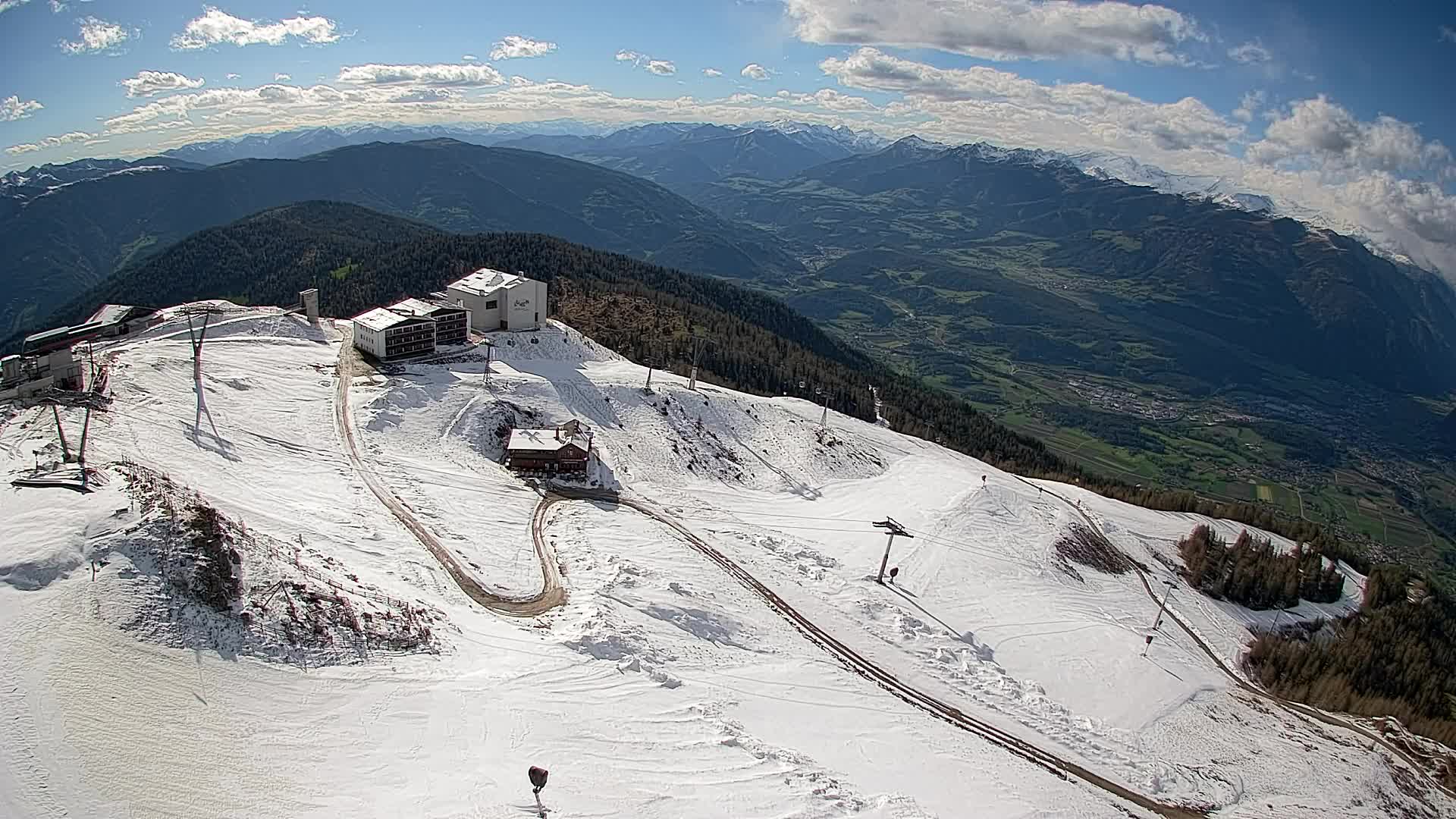 Cima estación de esquí Kronplatz | vista hacia Brunico