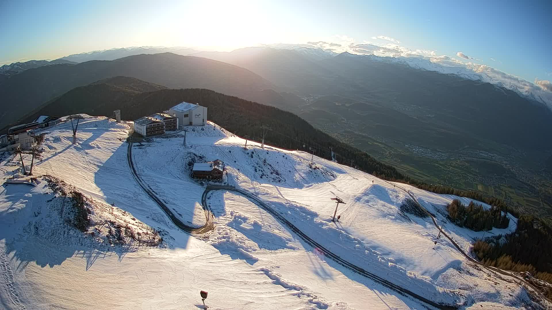 Cima estación de esquí Kronplatz | vista hacia Brunico