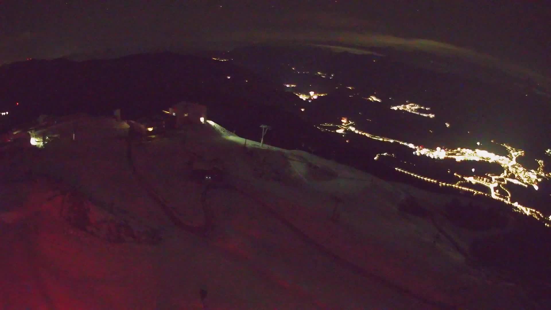 Cima estación de esquí Kronplatz | vista hacia Brunico