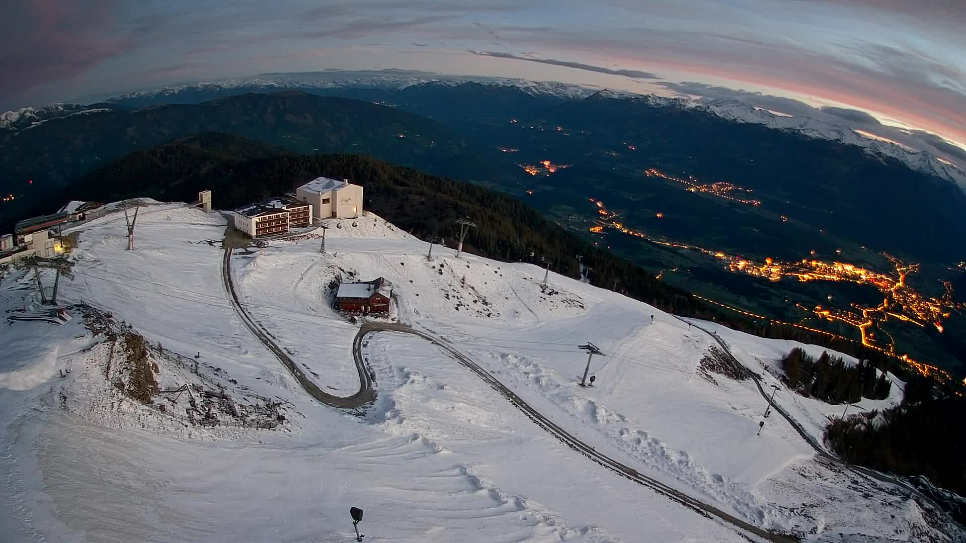 Skigebiet Kronplatz Gipfel | Blick auf Bruneck