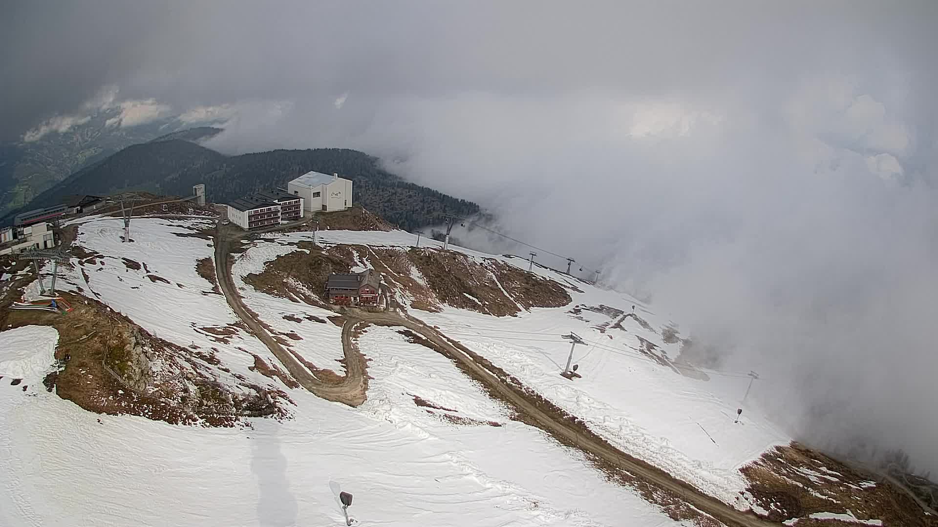 Stazione sciistica di Plan de Corones | vista su Brunico