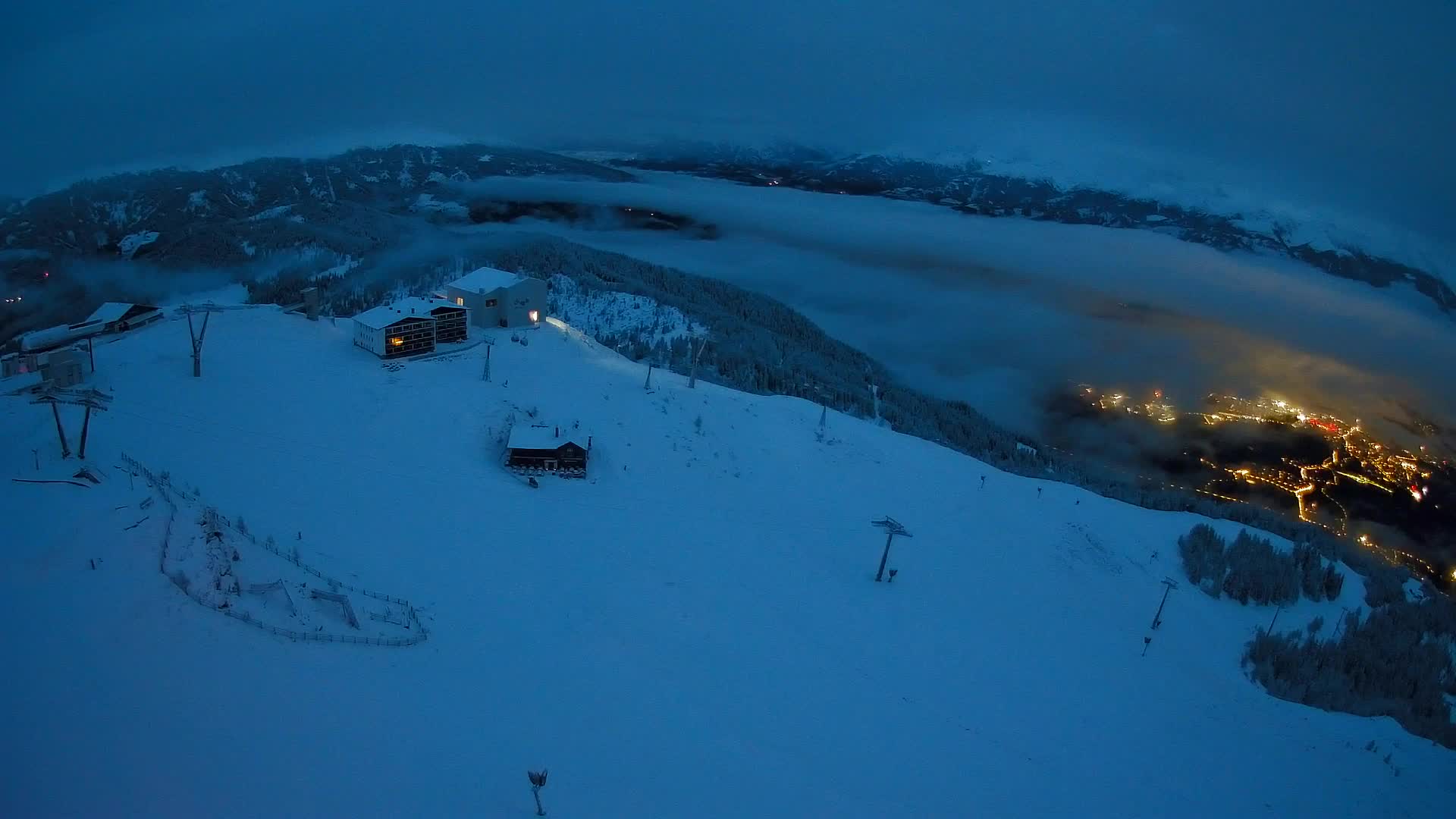 Cima estación de esquí Kronplatz | vista hacia Brunico