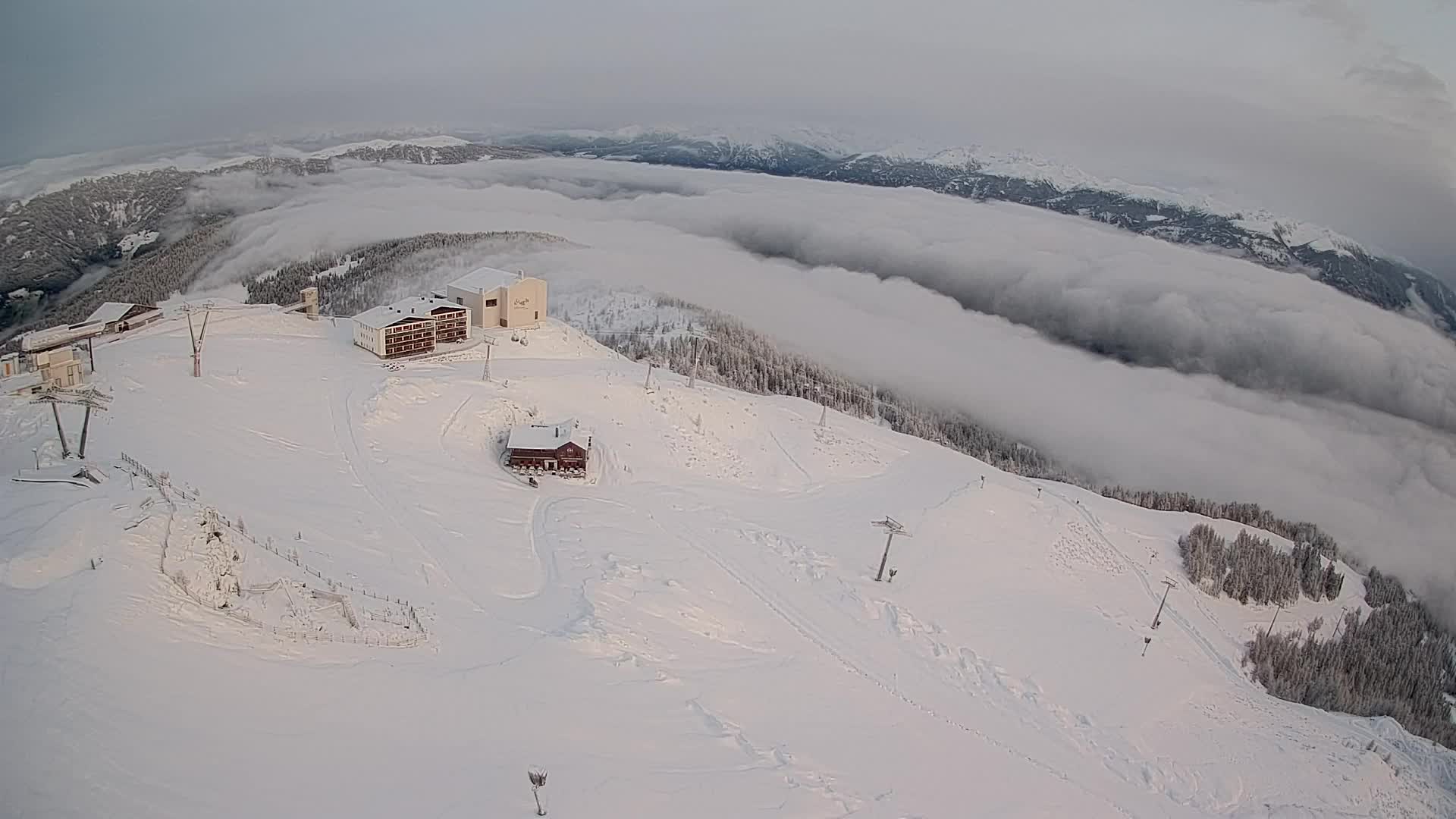 Cima estación de esquí Kronplatz | vista hacia Brunico