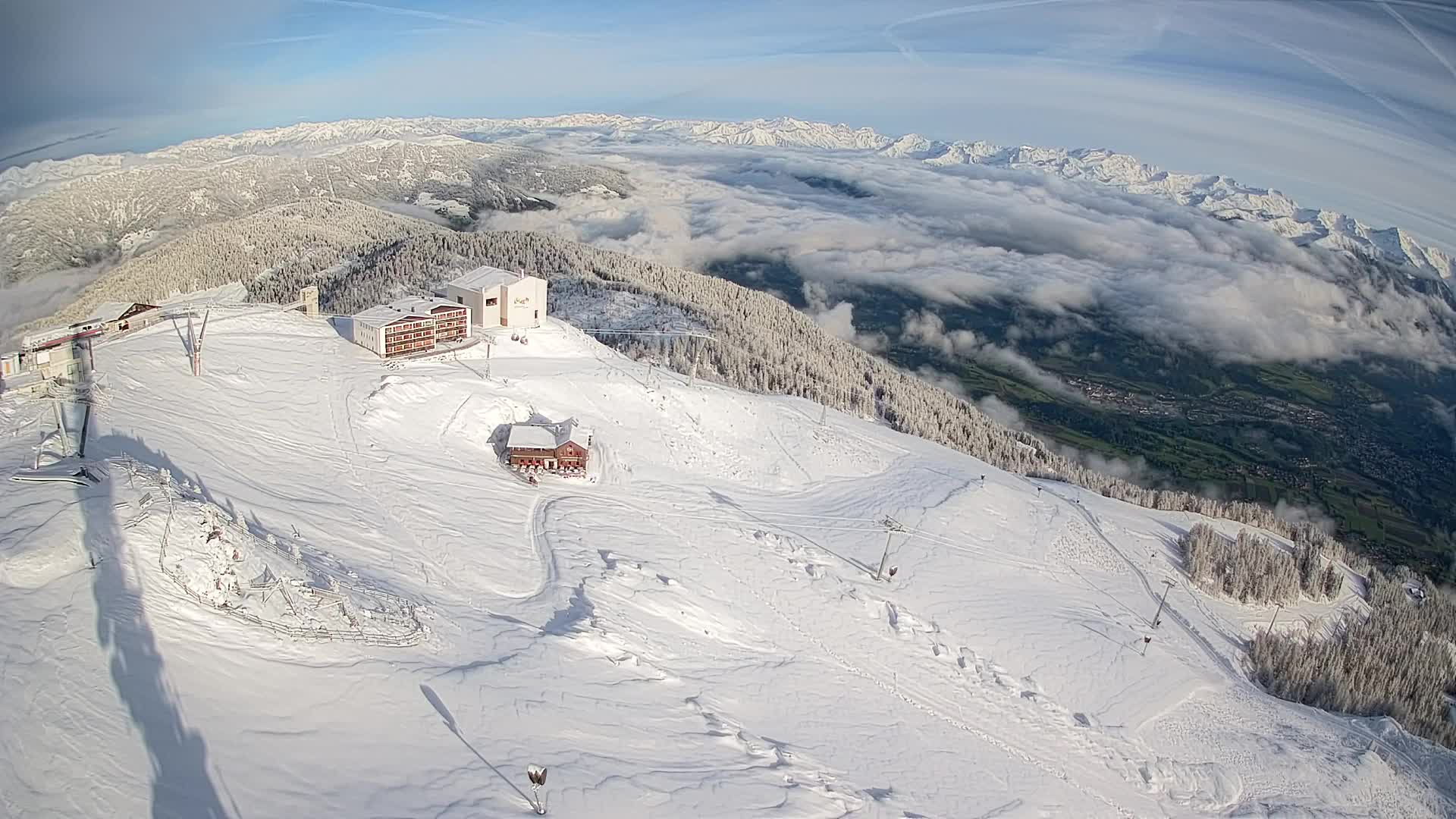 Cima estación de esquí Kronplatz | vista hacia Brunico