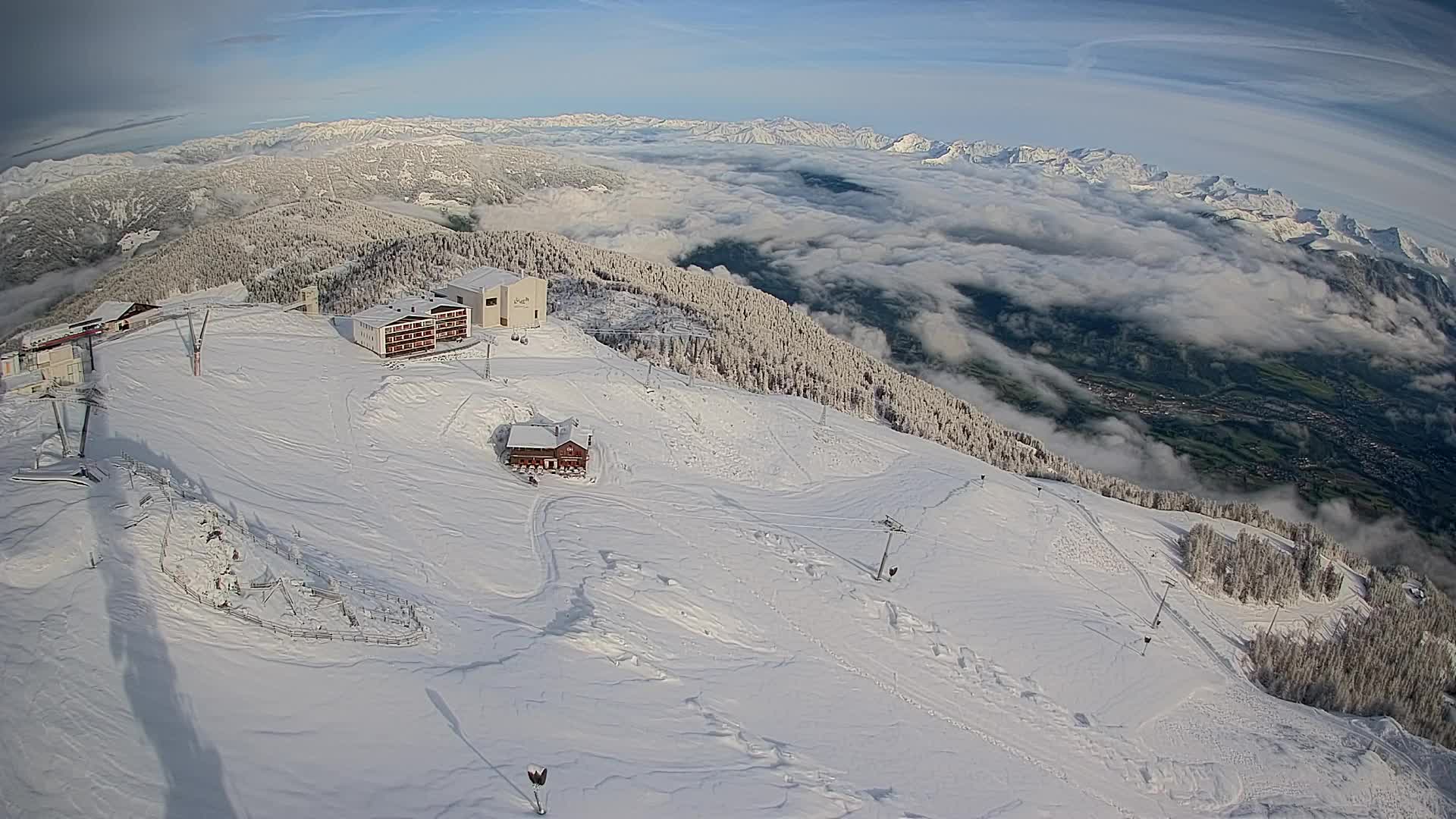 Cima estación de esquí Kronplatz | vista hacia Brunico