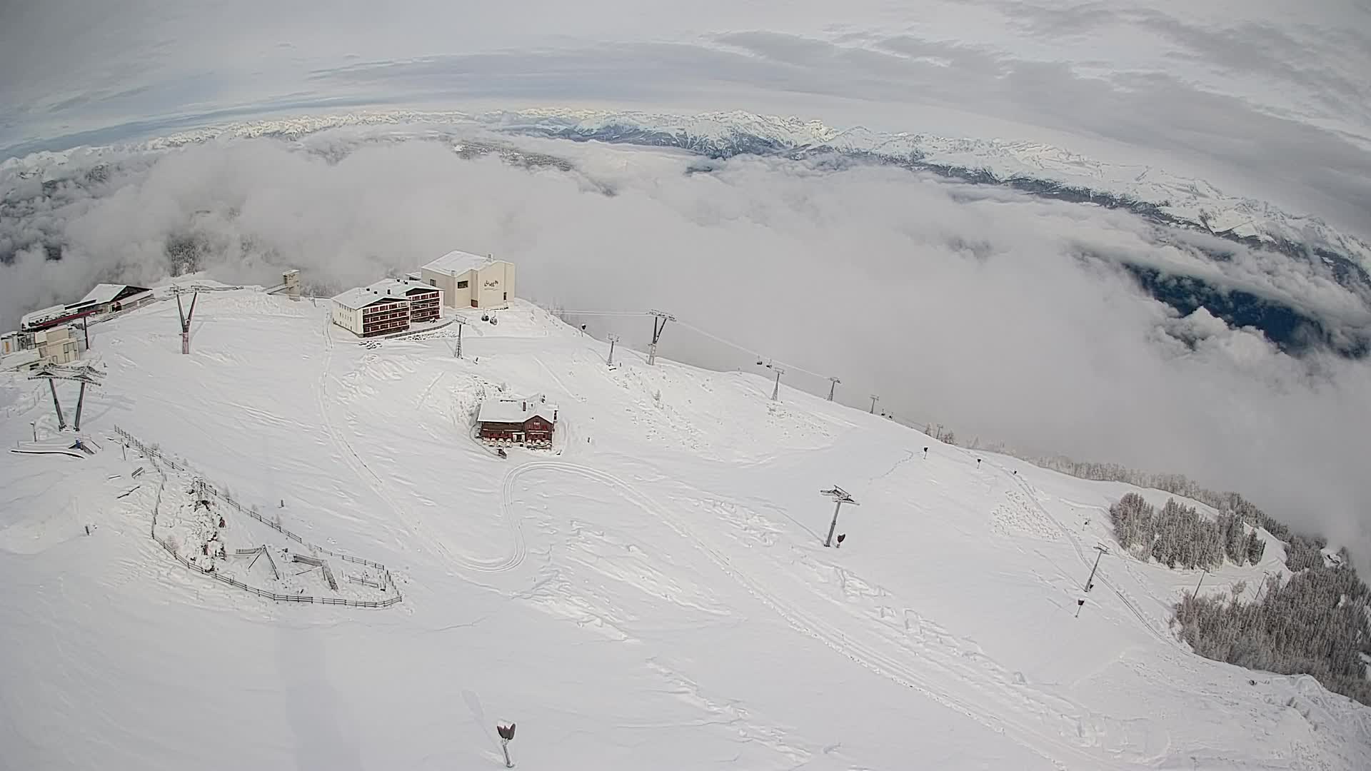 Cima estación de esquí Kronplatz | vista hacia Brunico