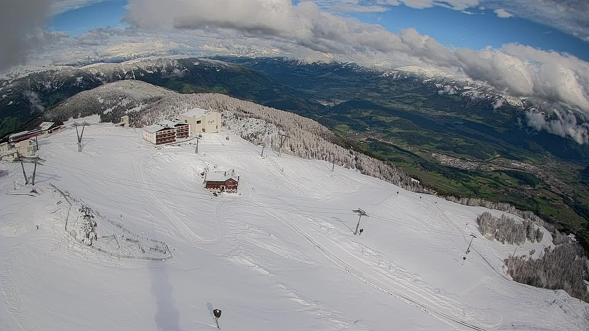 Stazione sciistica di Plan de Corones | vista su Brunico