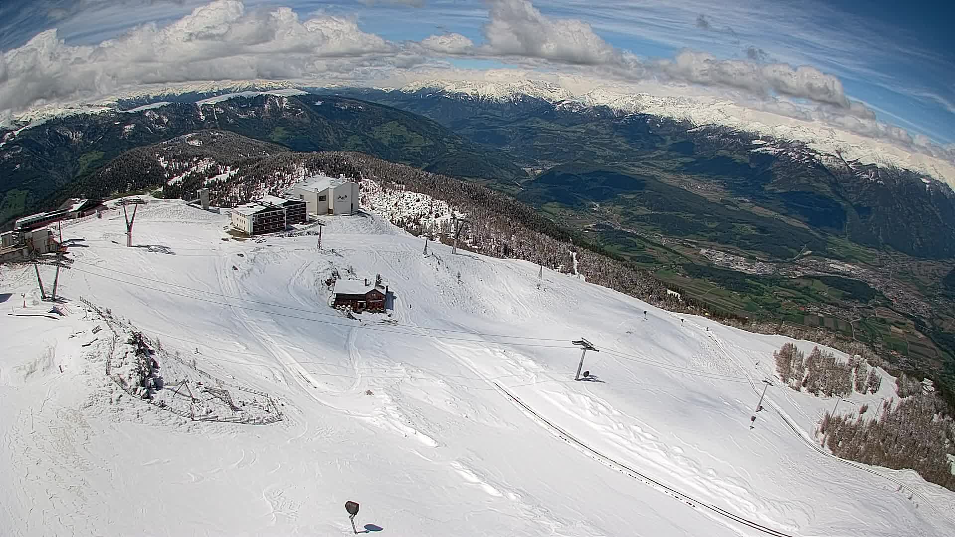 Cima estación de esquí Kronplatz | vista hacia Brunico