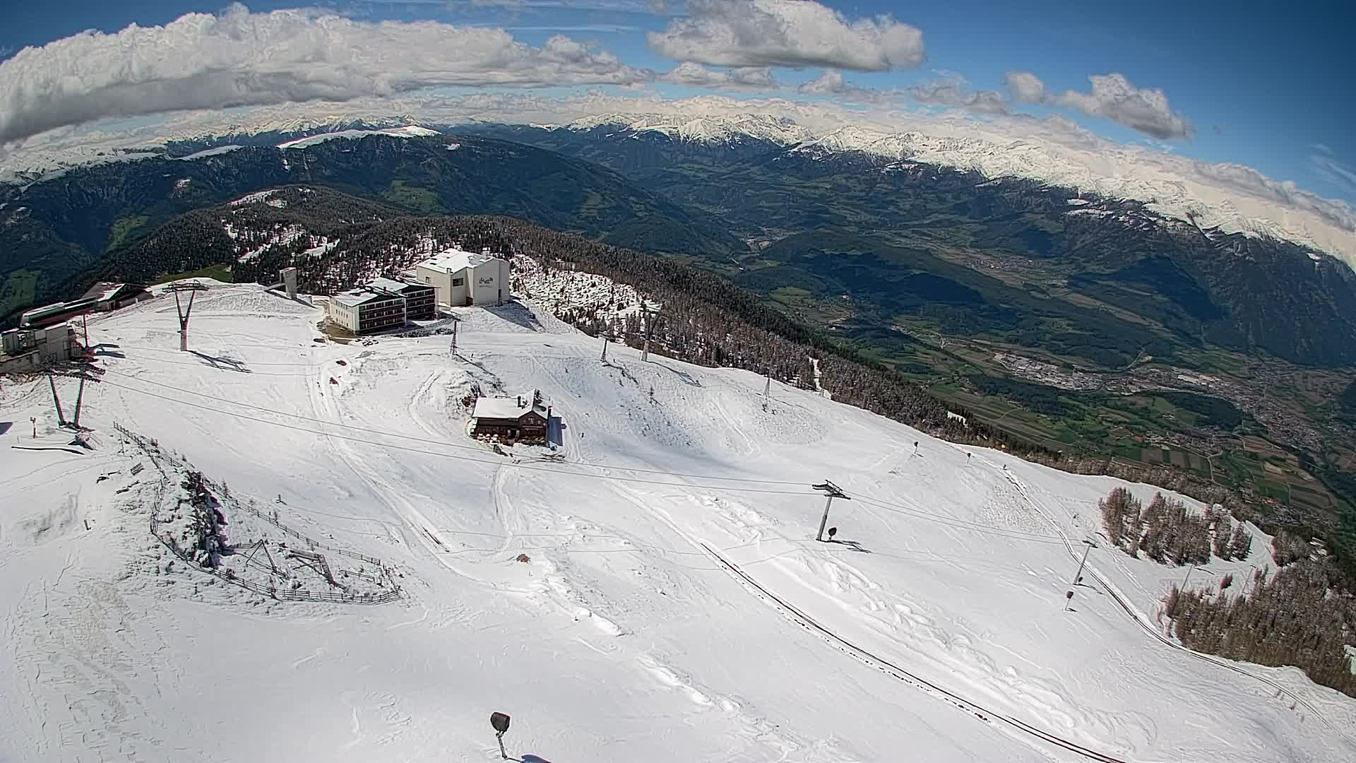 Cima estación de esquí Kronplatz | vista hacia Brunico